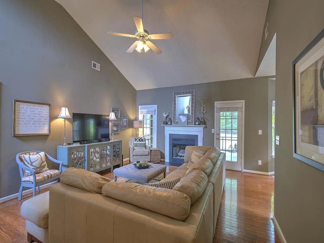 329 N Sweetwater Hills