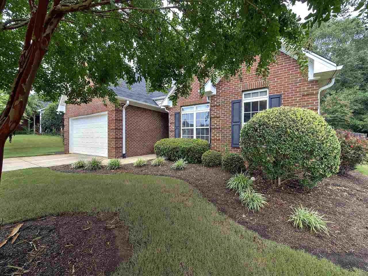 329 N Sweetwater Hills