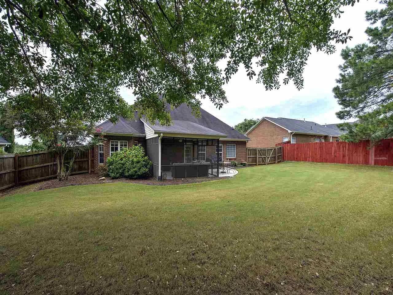 329 N Sweetwater Hills
