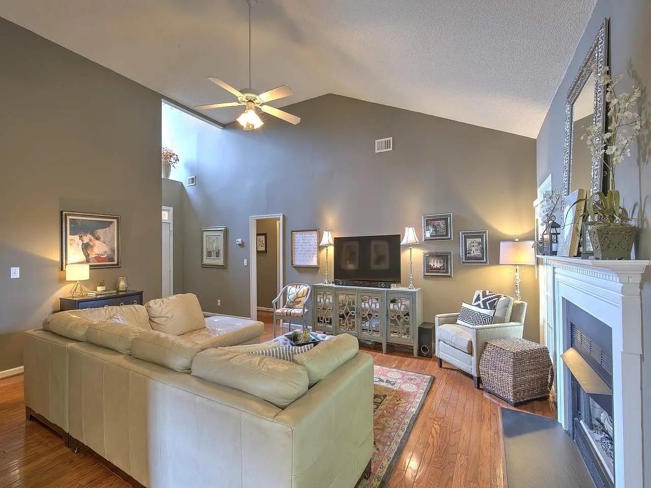 329 N Sweetwater Hills