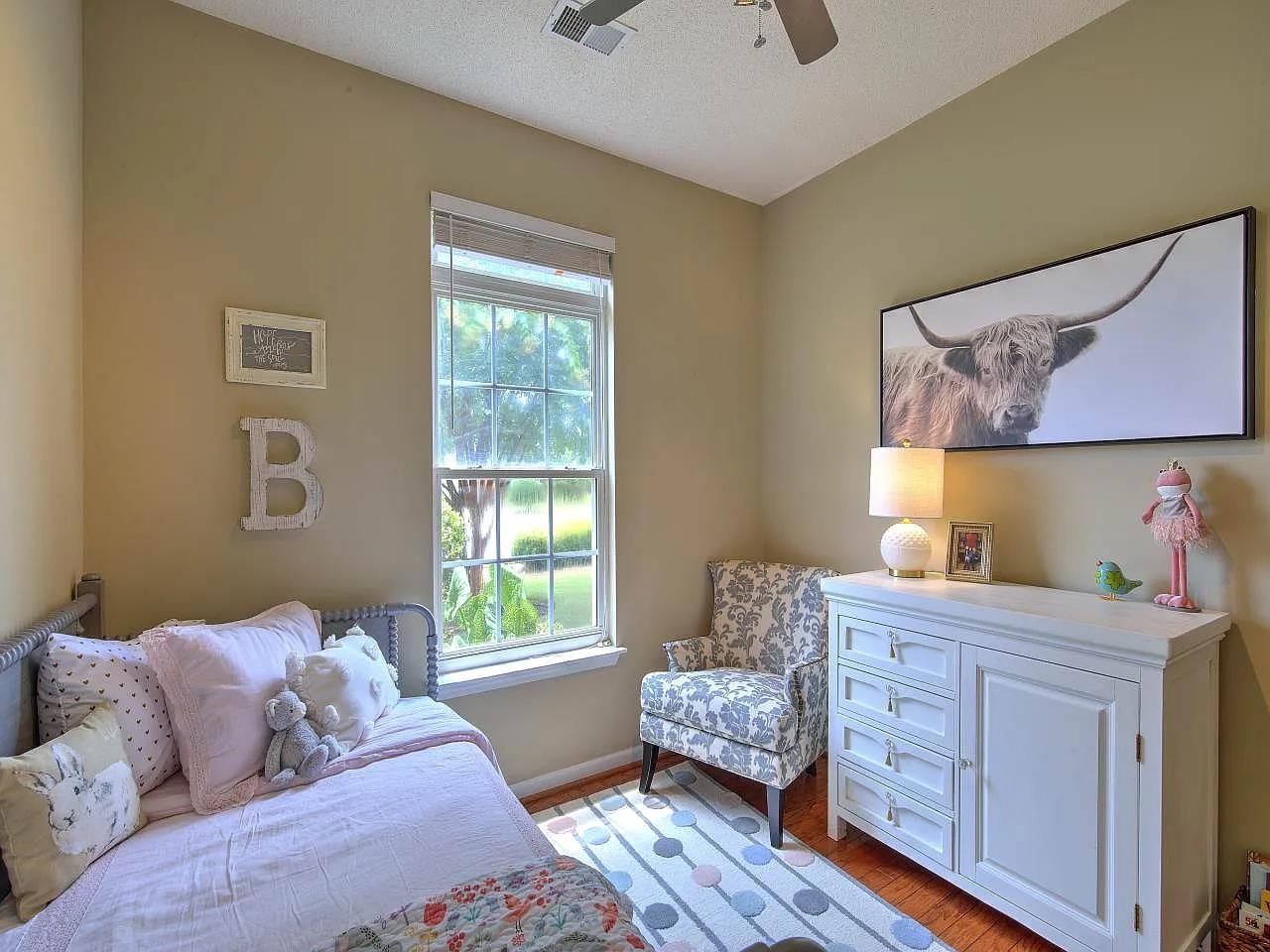 329 N Sweetwater Hills