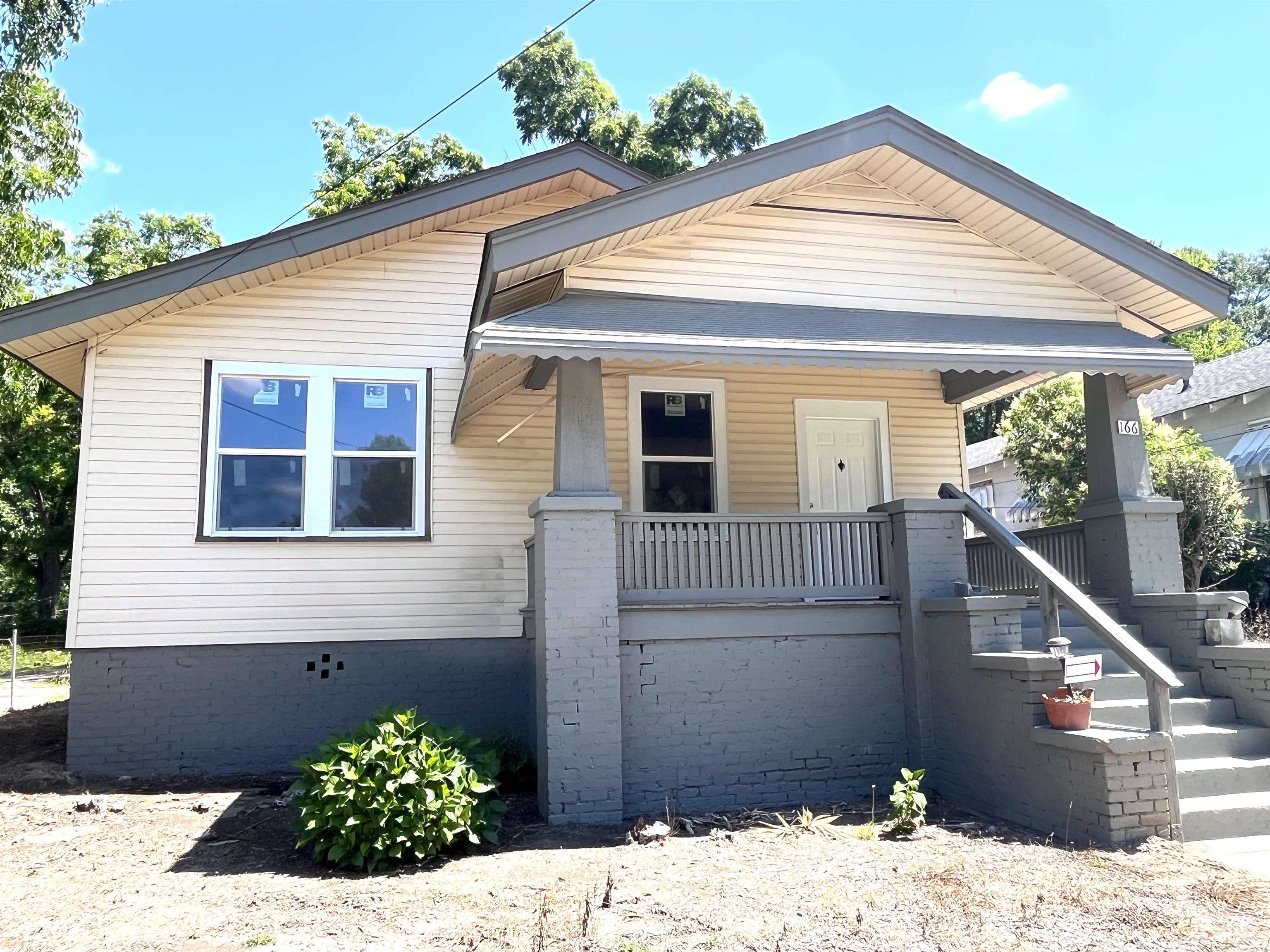 166 Edwards Avenue