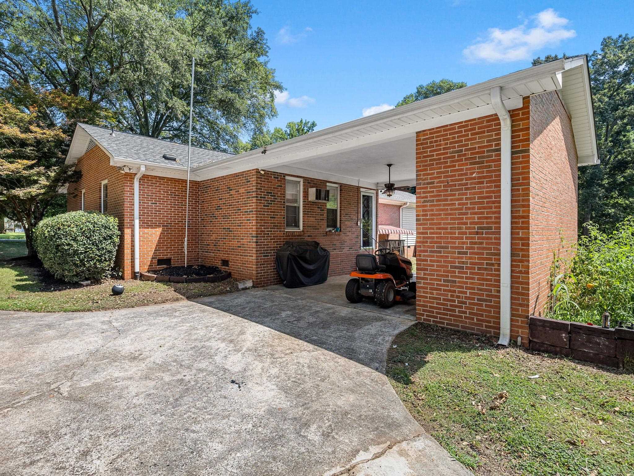 98 Littlejohn Court