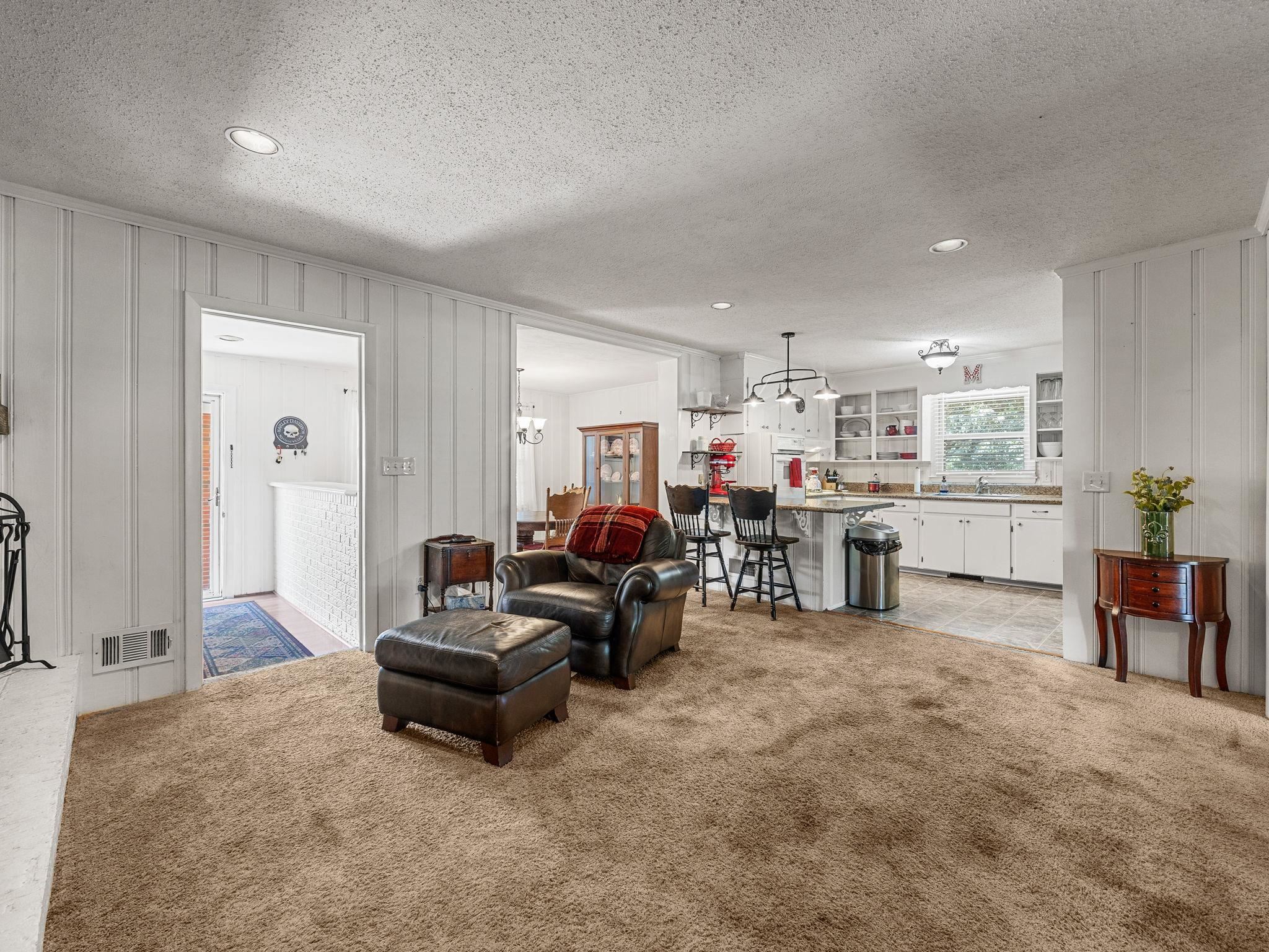 98 Littlejohn Court