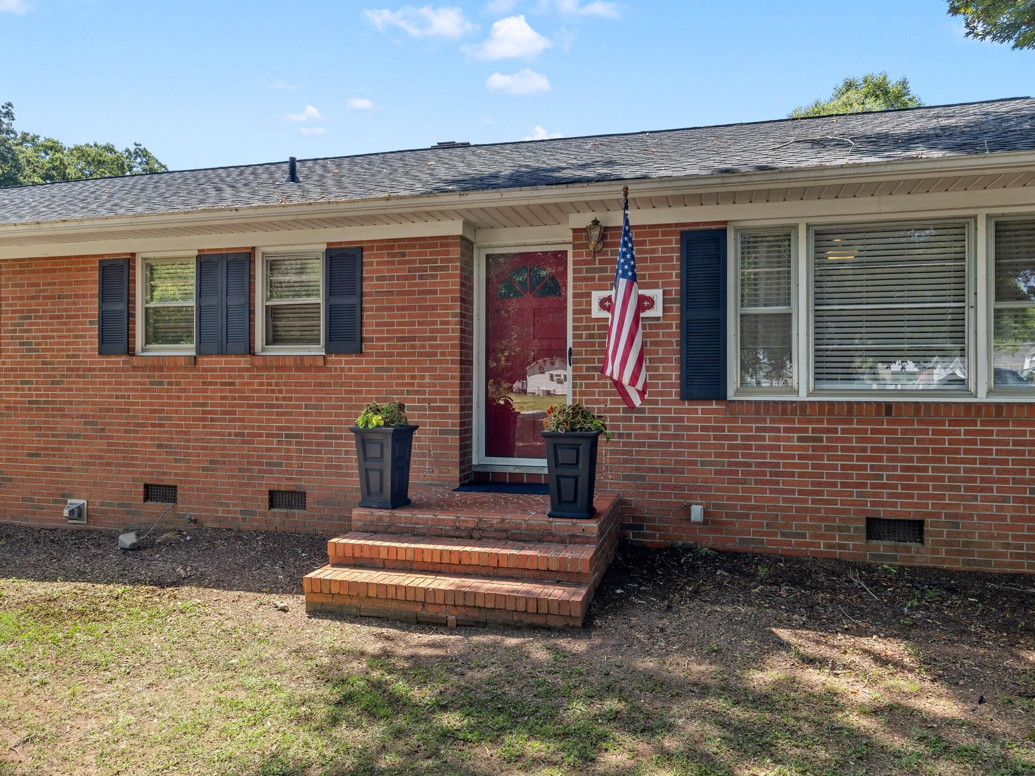 98 Littlejohn Court