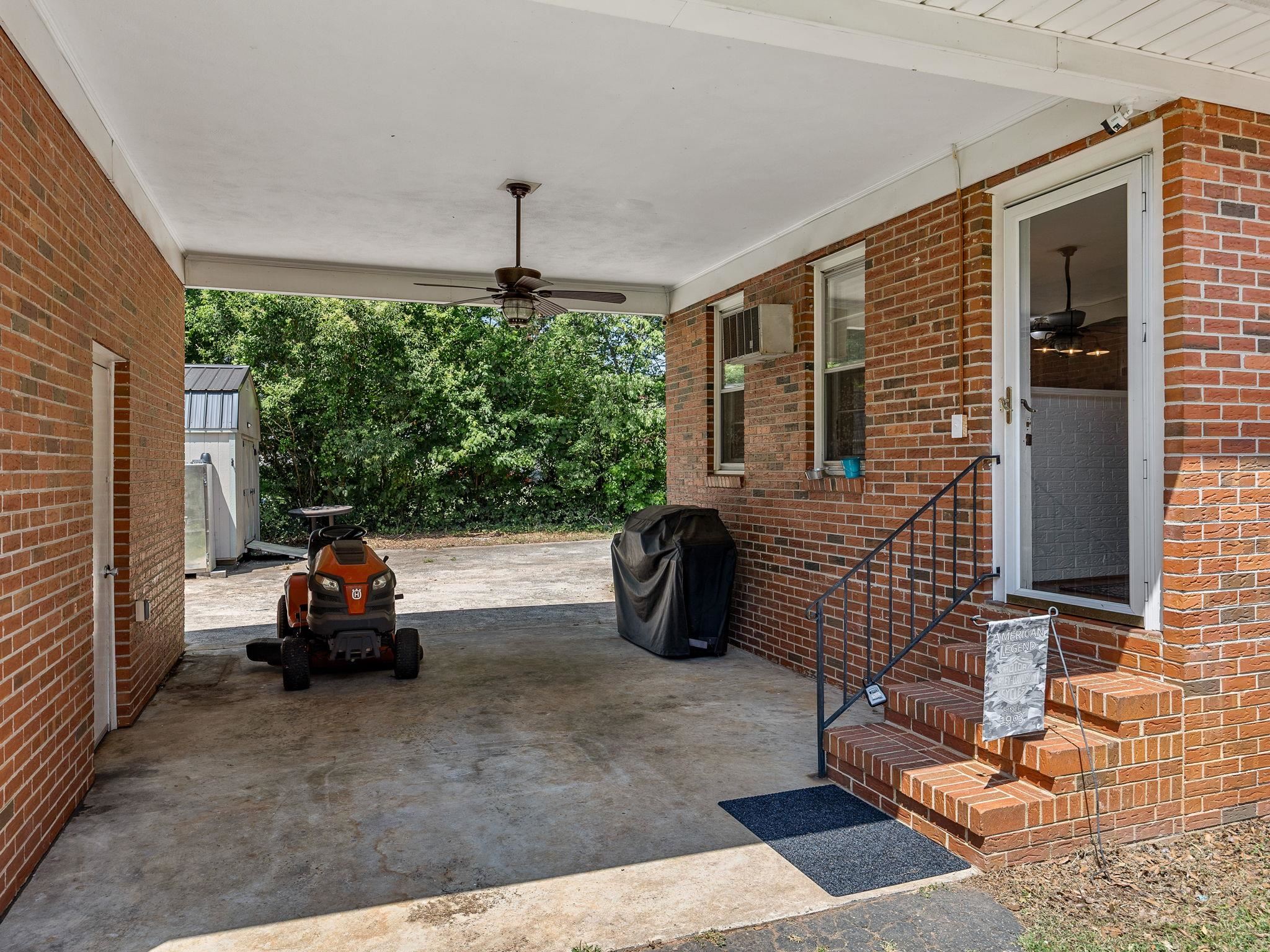 98 Littlejohn Court