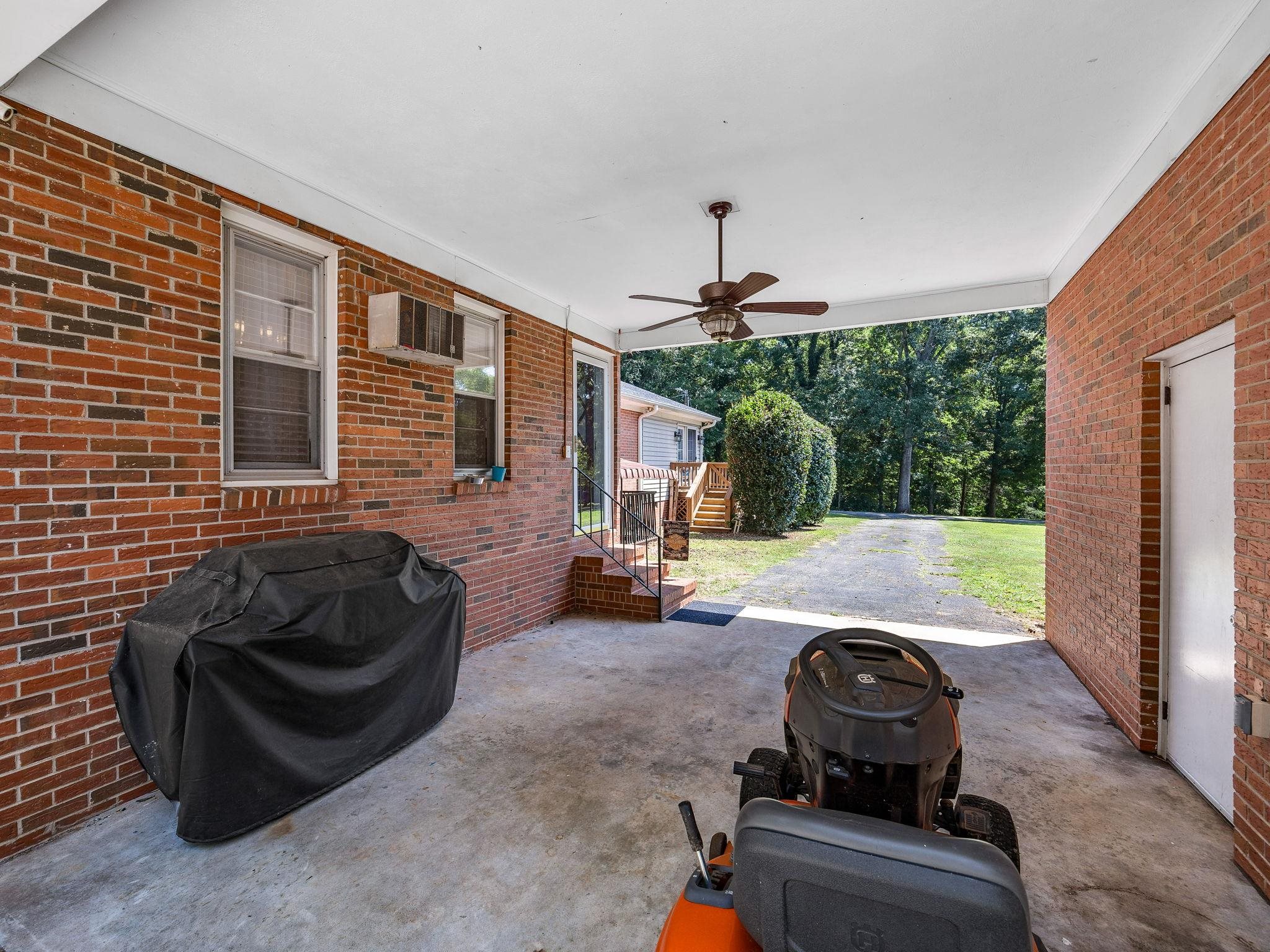 98 Littlejohn Court
