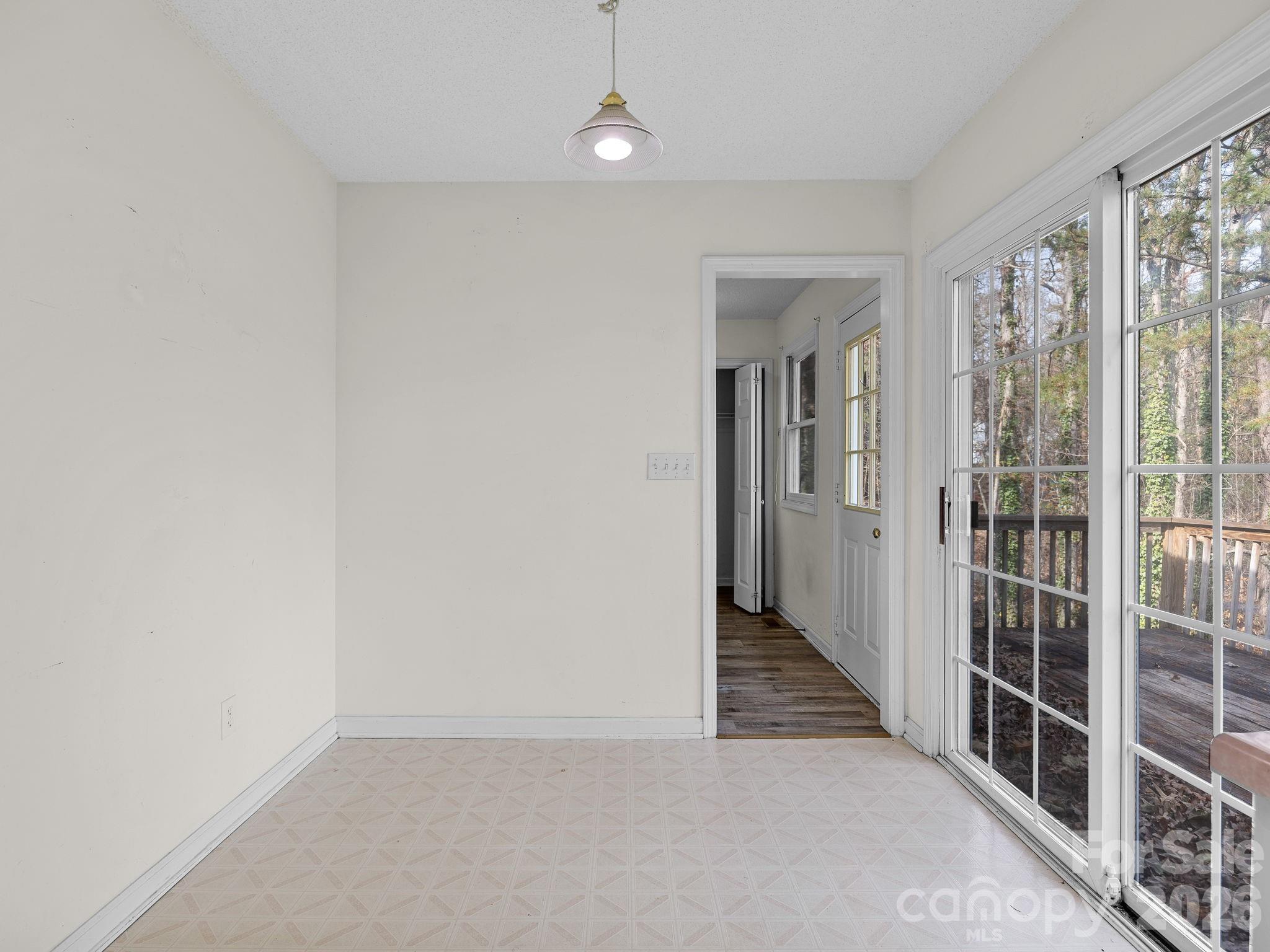 383 Woody Circle