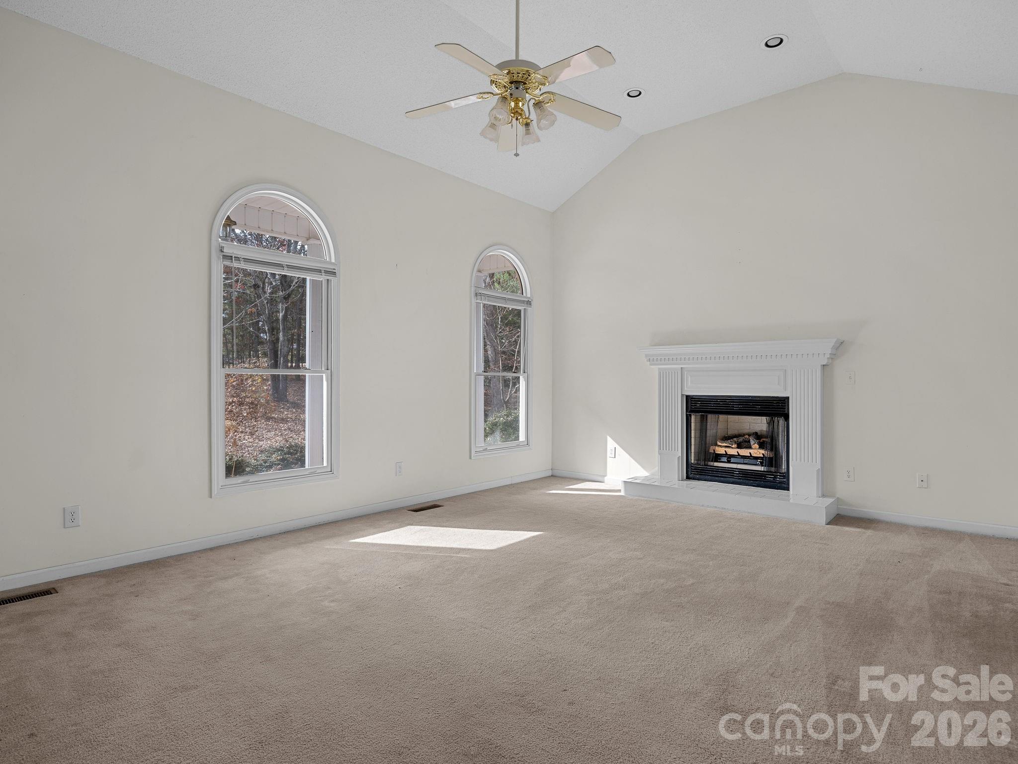 383 Woody Circle