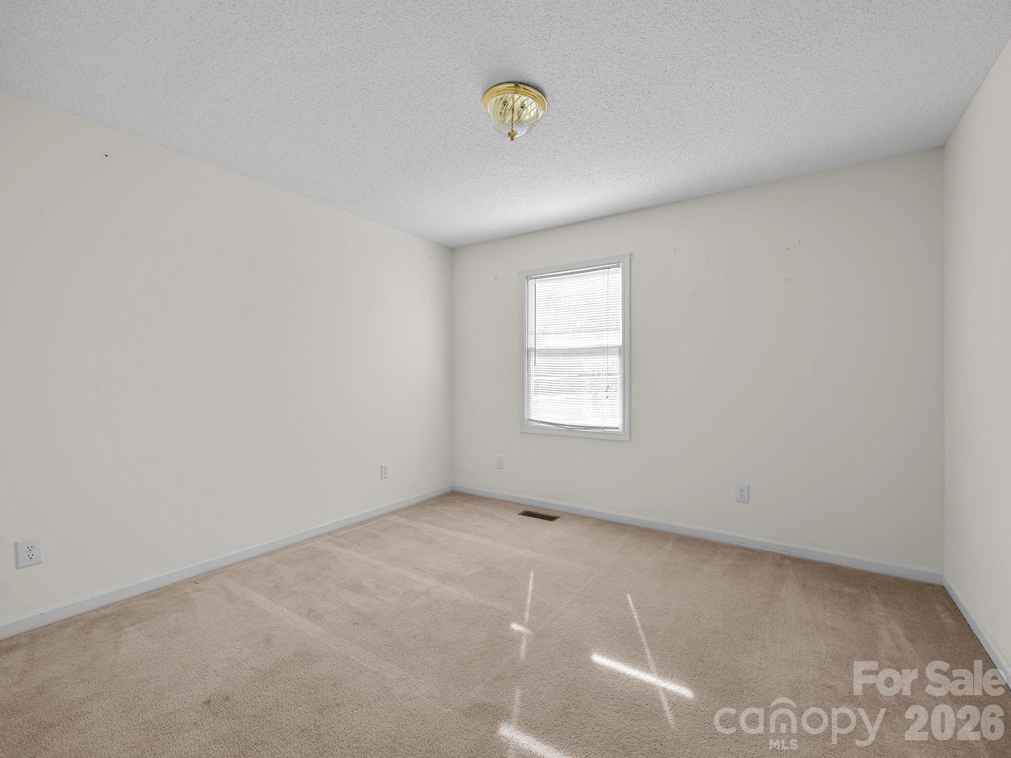 383 Woody Circle