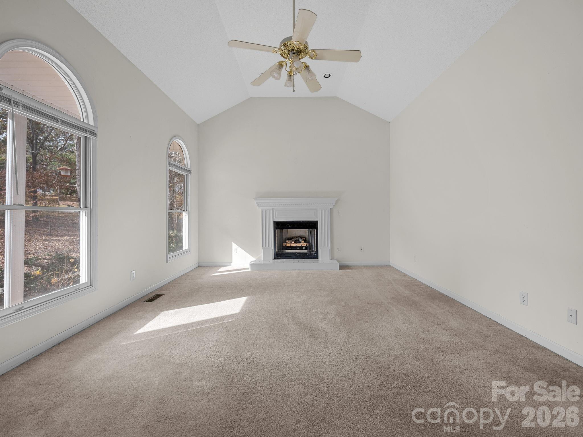383 Woody Circle