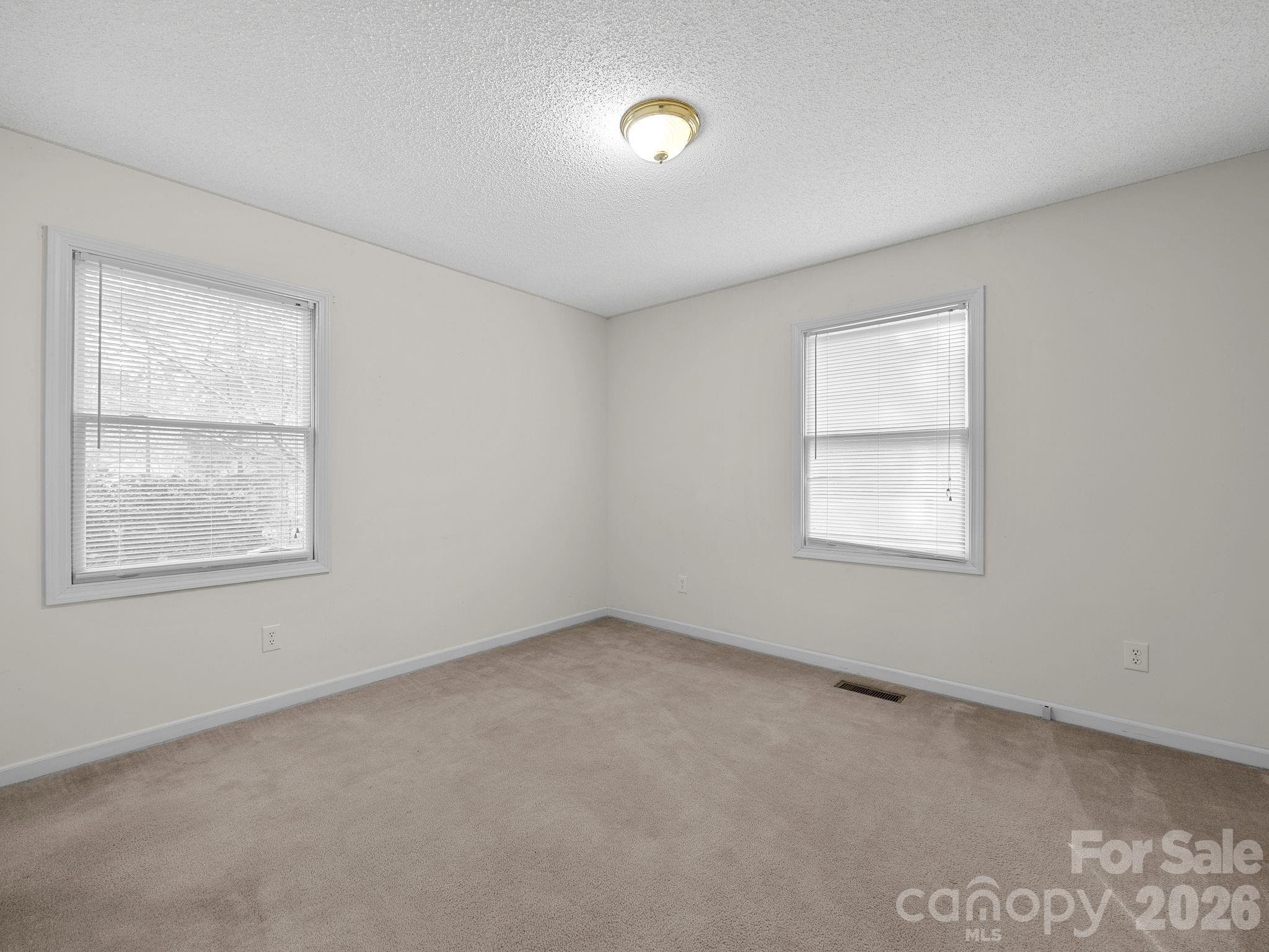 383 Woody Circle