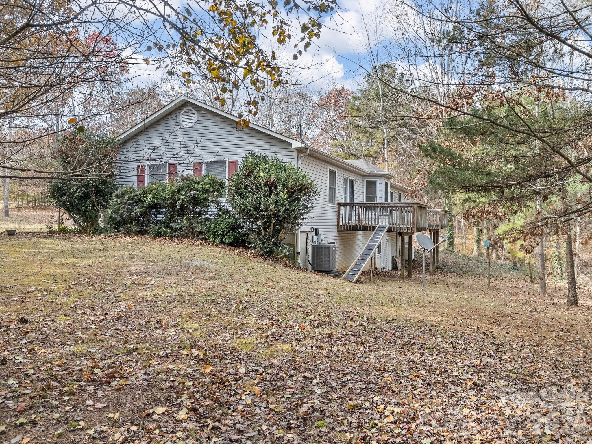 383 Woody Circle
