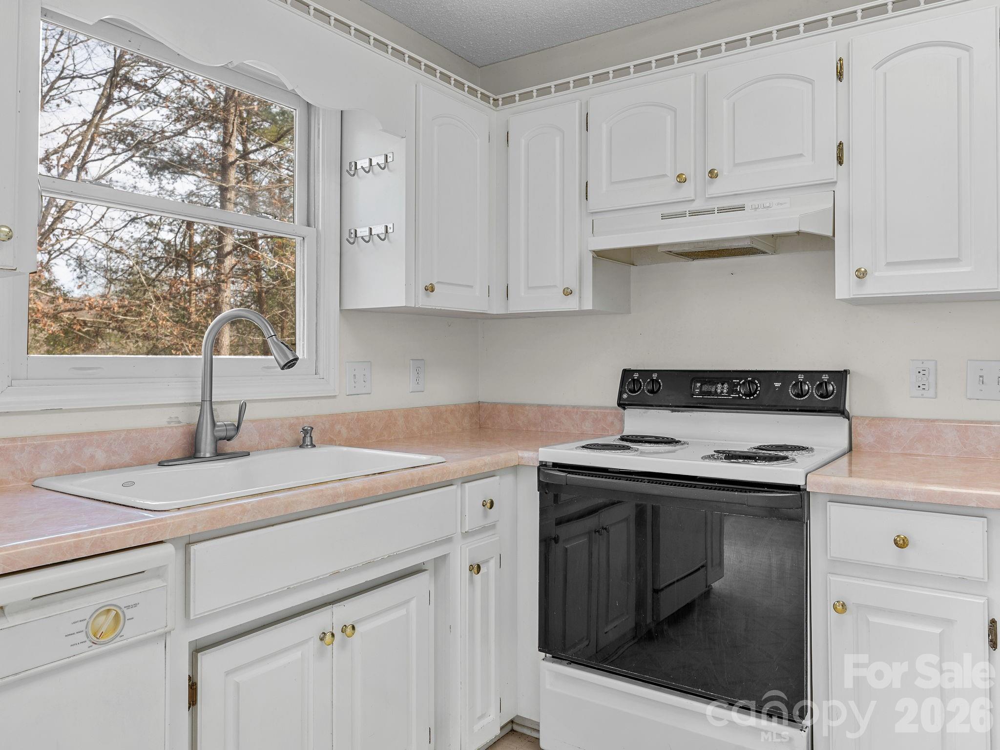 383 Woody Circle
