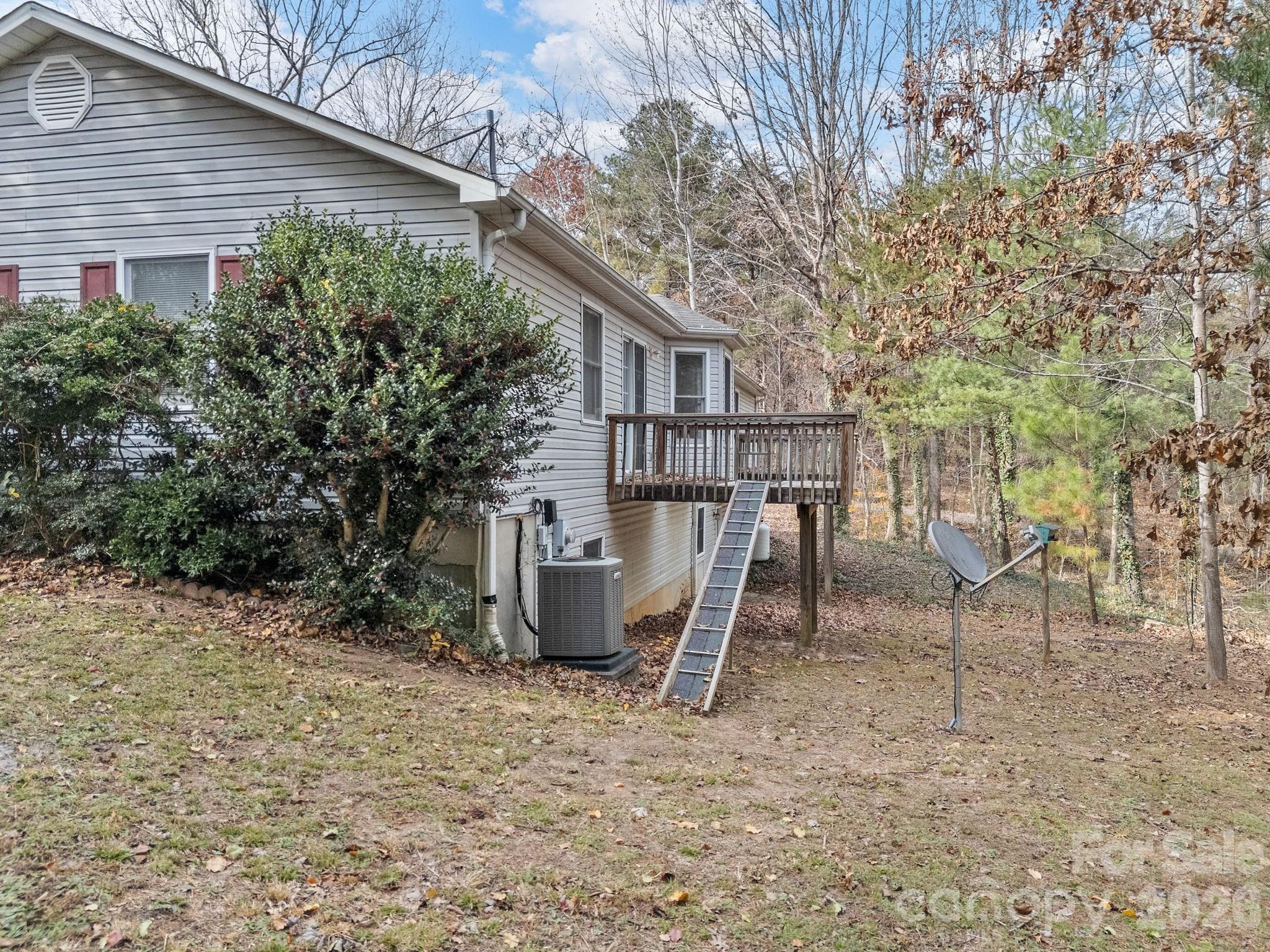 383 Woody Circle
