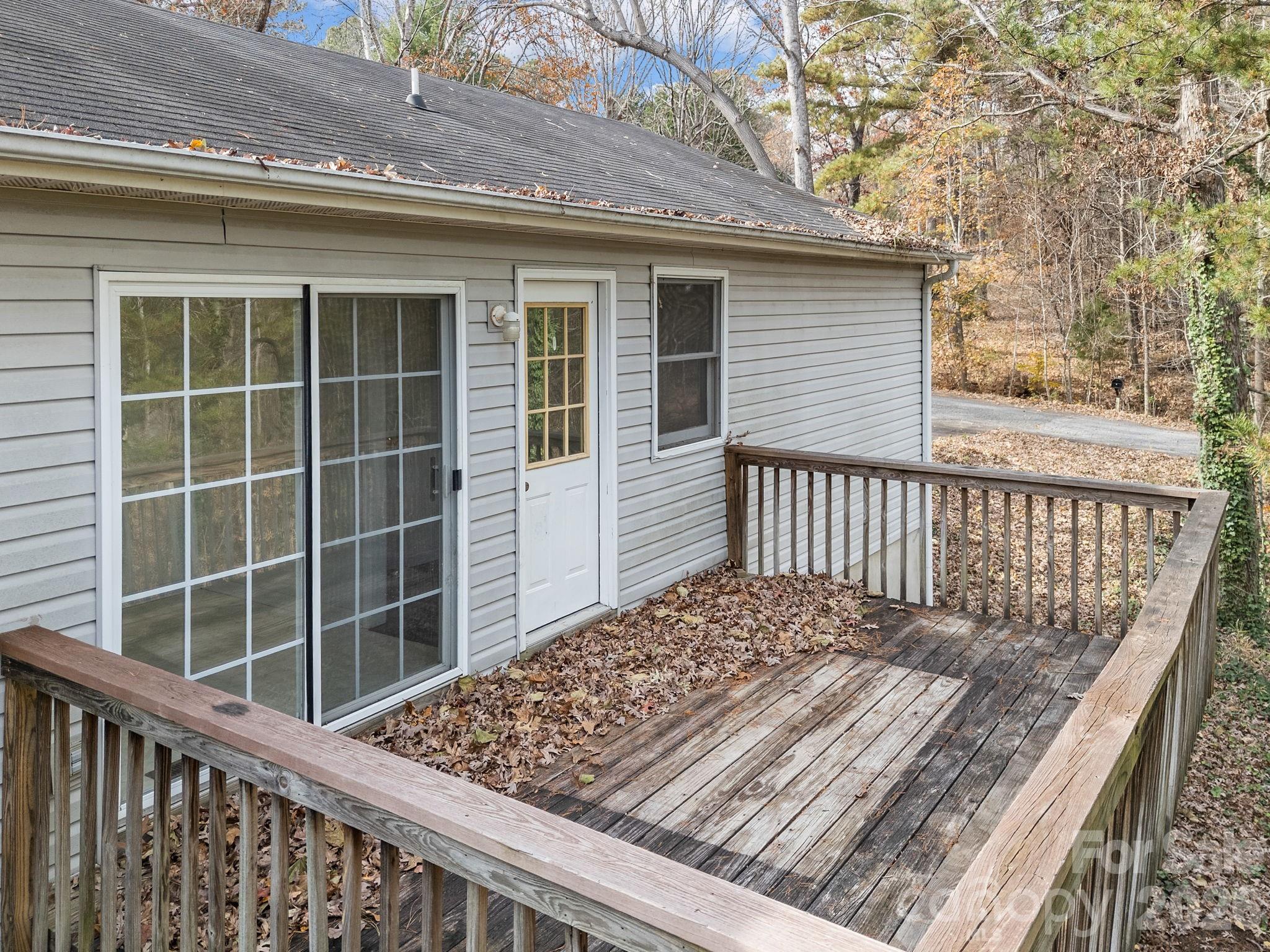 383 Woody Circle