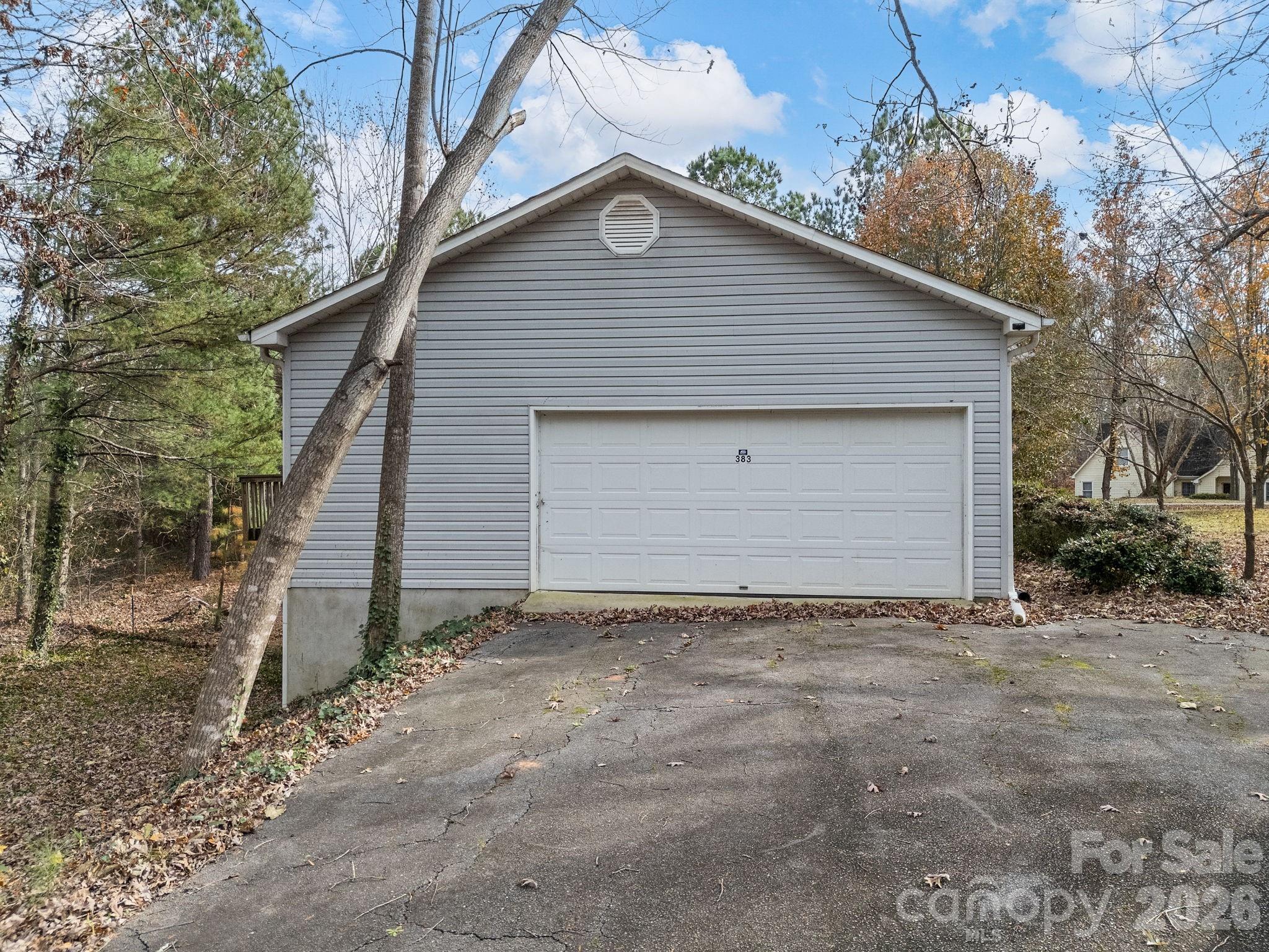 383 Woody Circle
