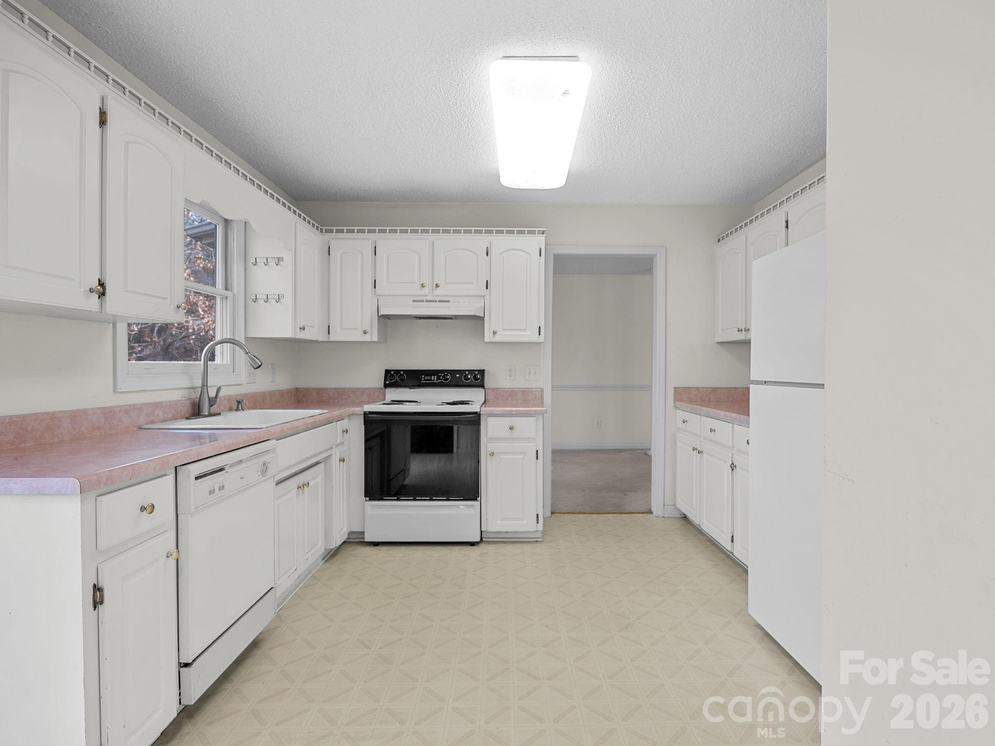 383 Woody Circle