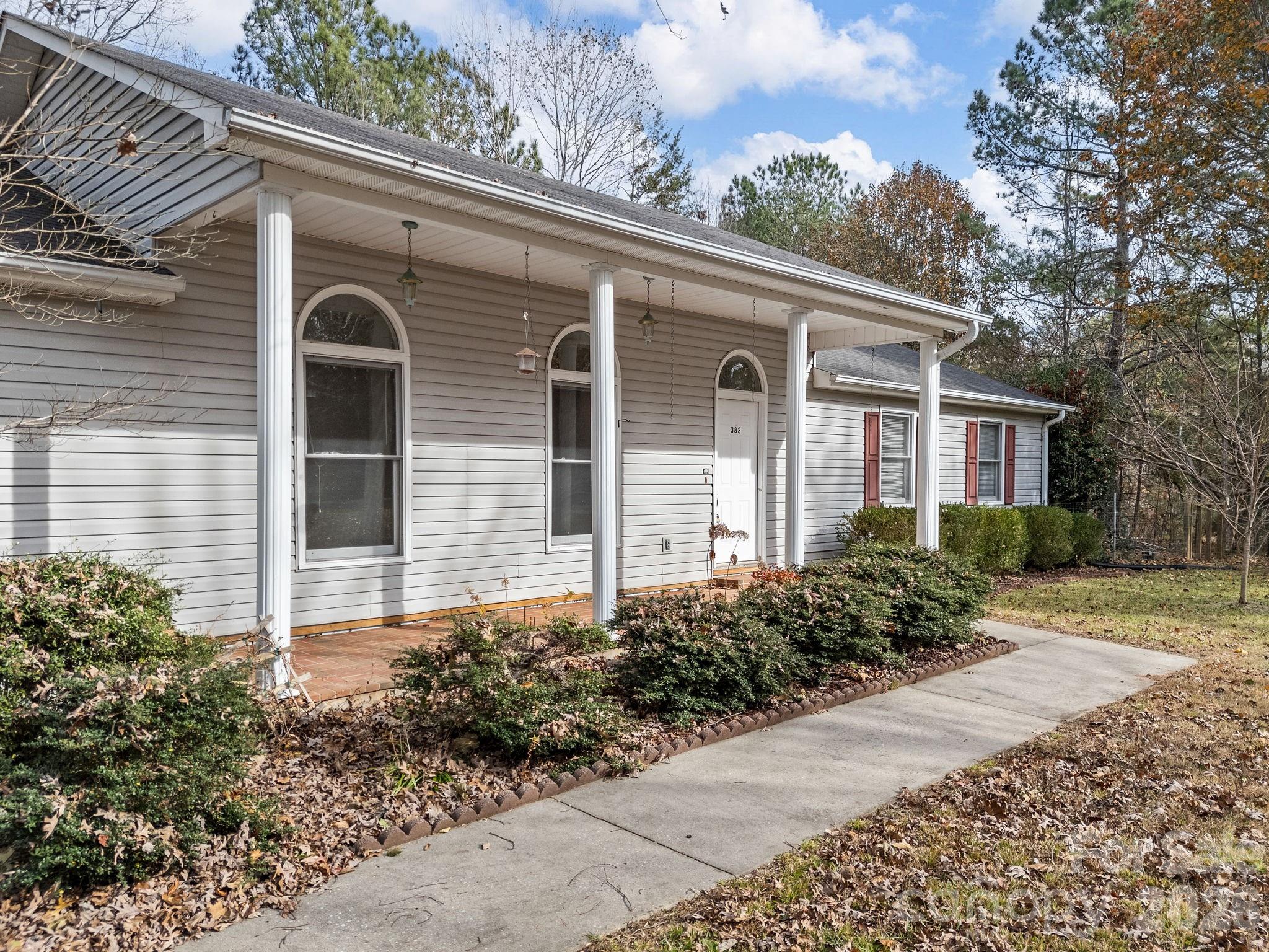 383 Woody Circle