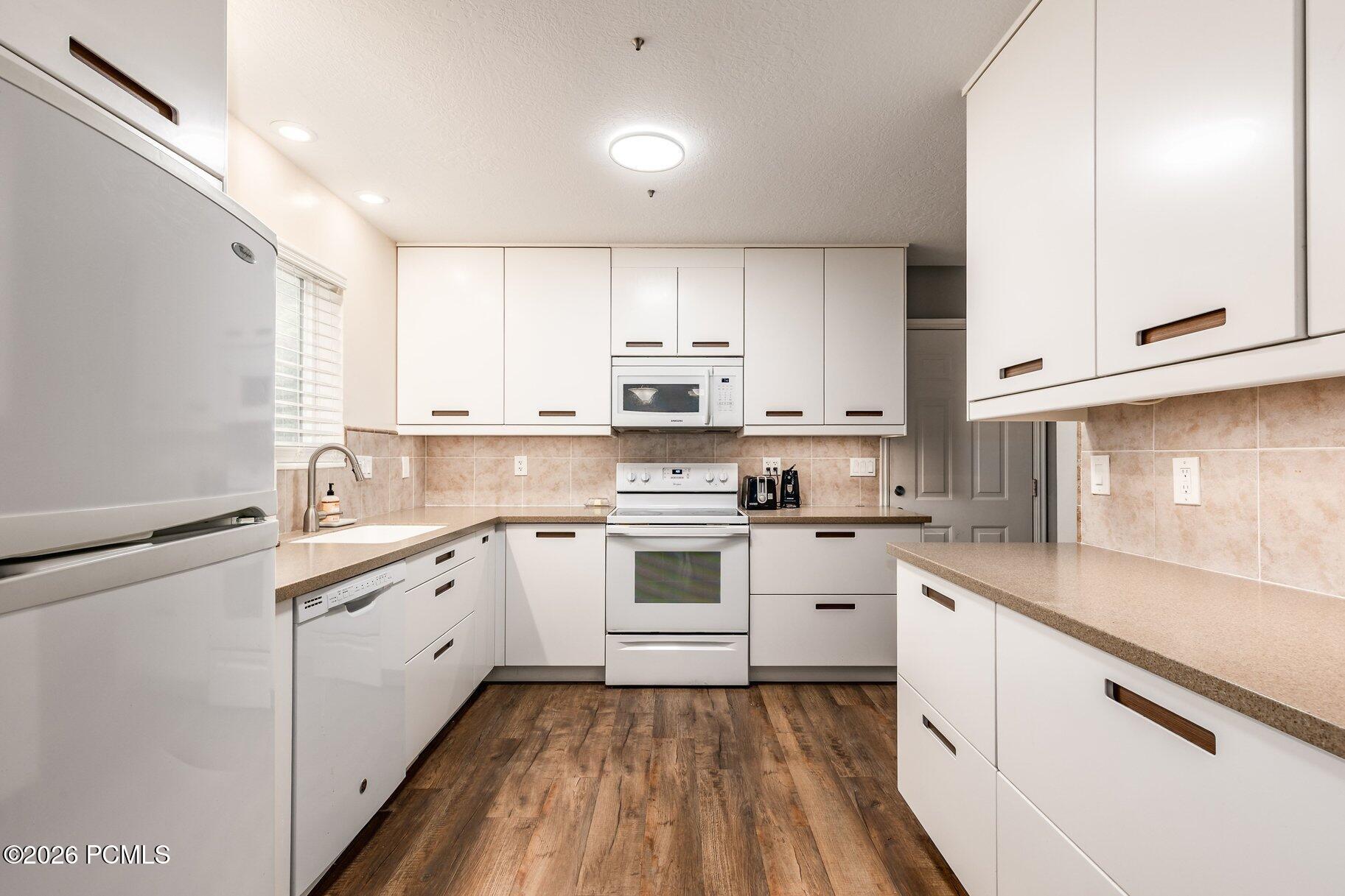 857 W 200 South