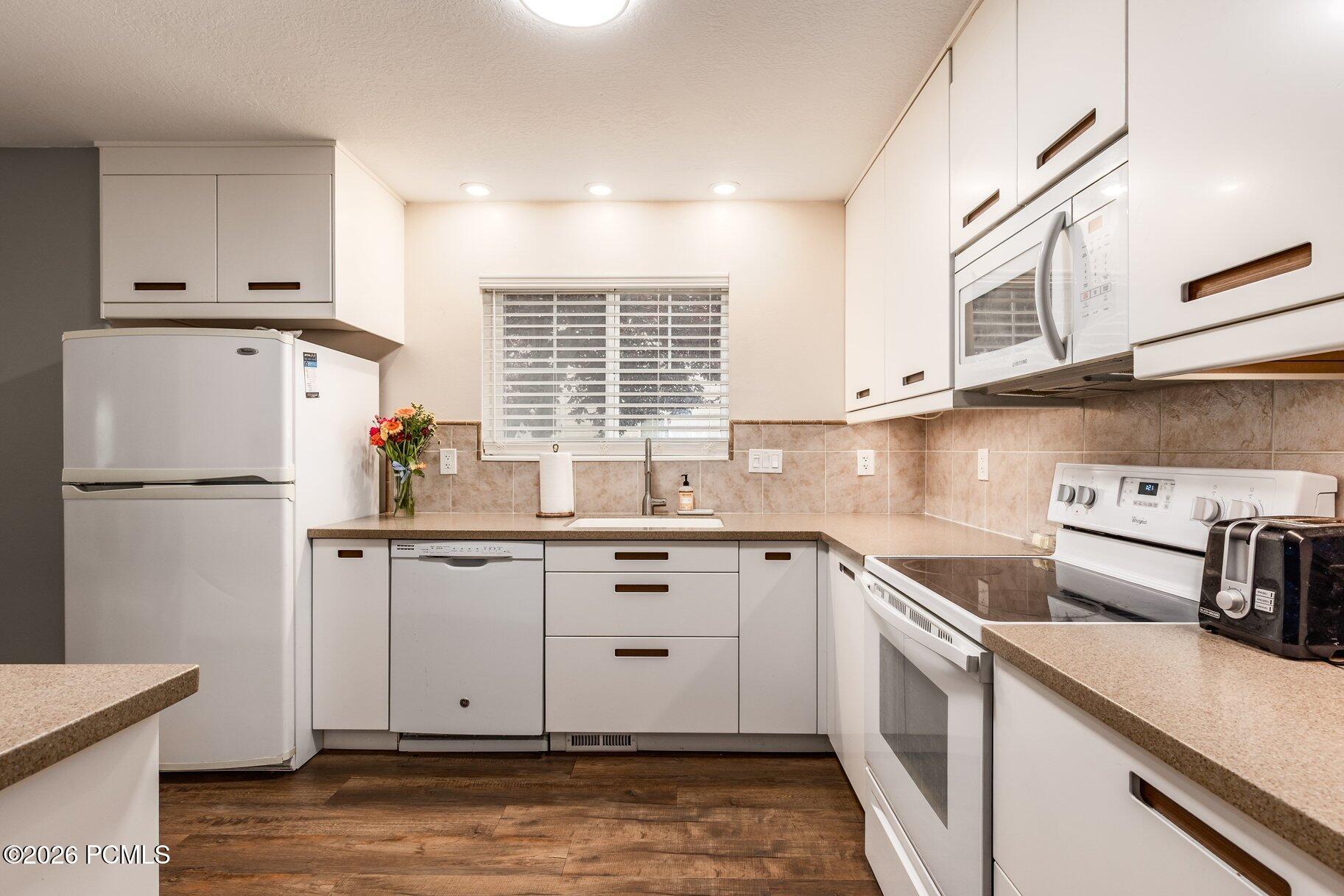 857 W 200 South