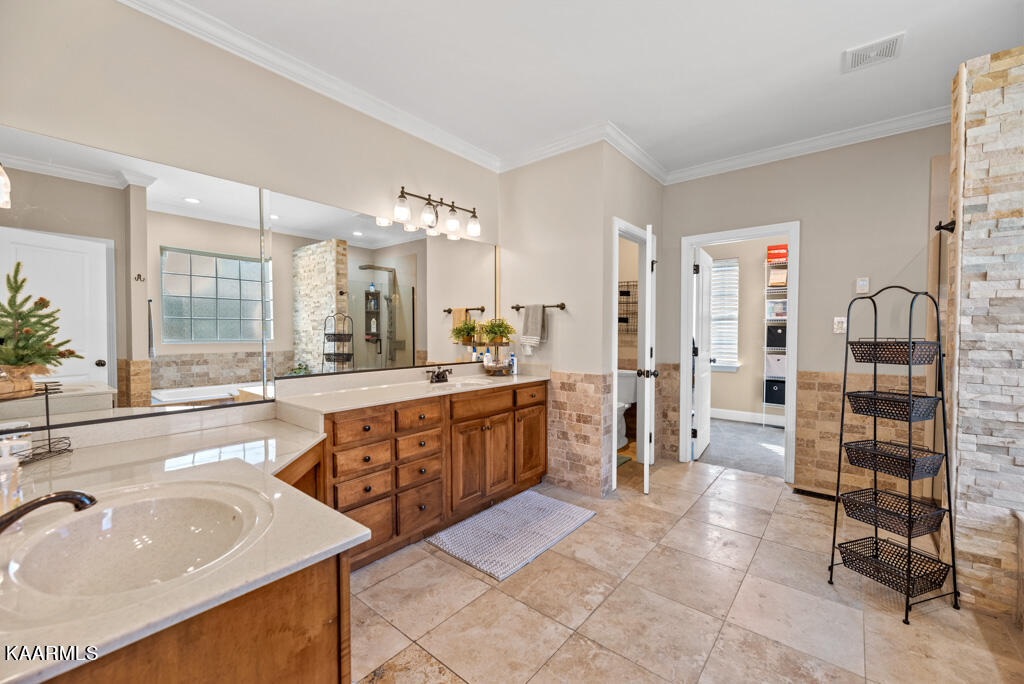 7018 Maysville Lane