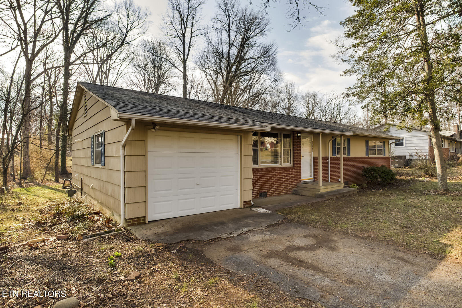 2000 Nandina Drive