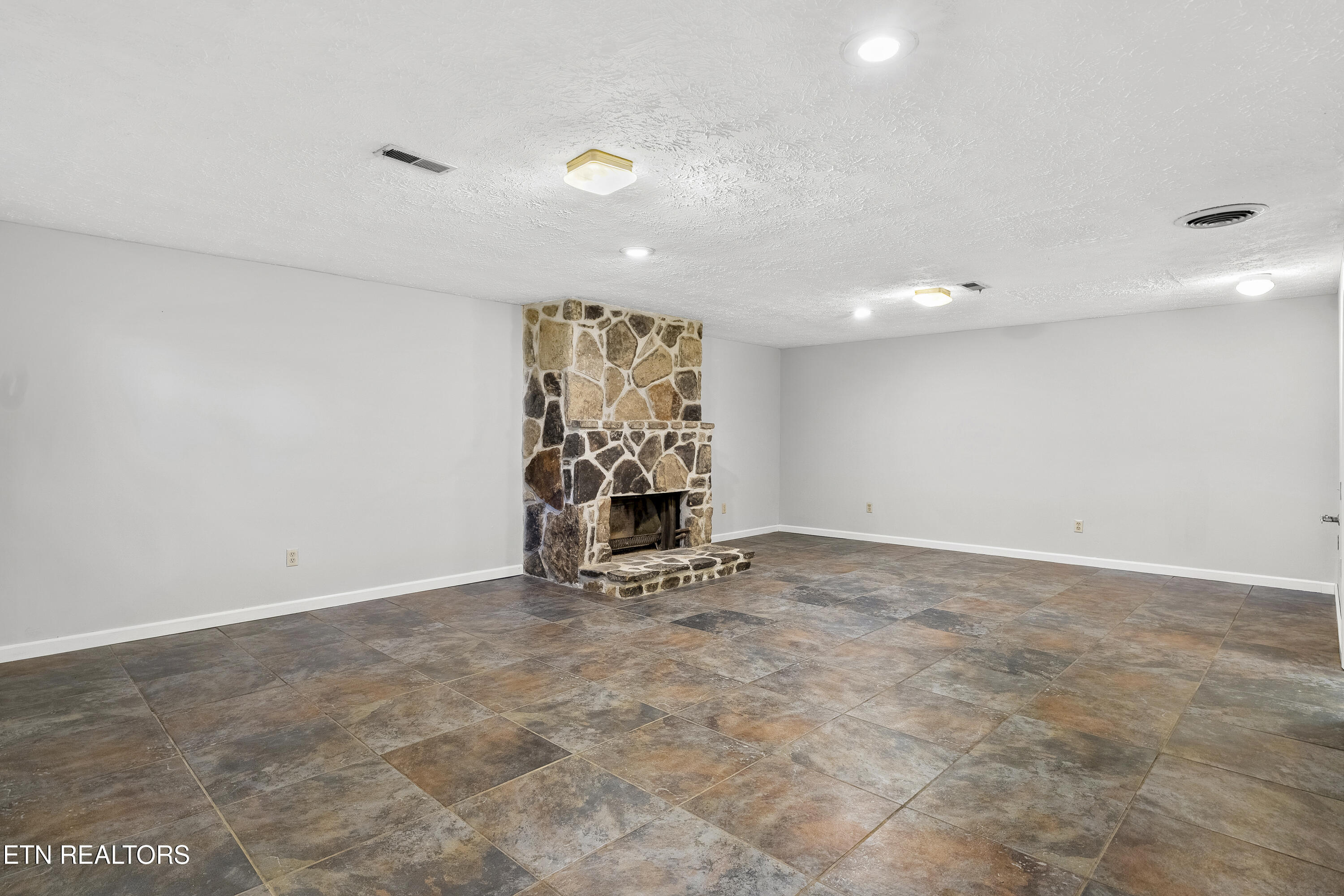 337 Oran Rd