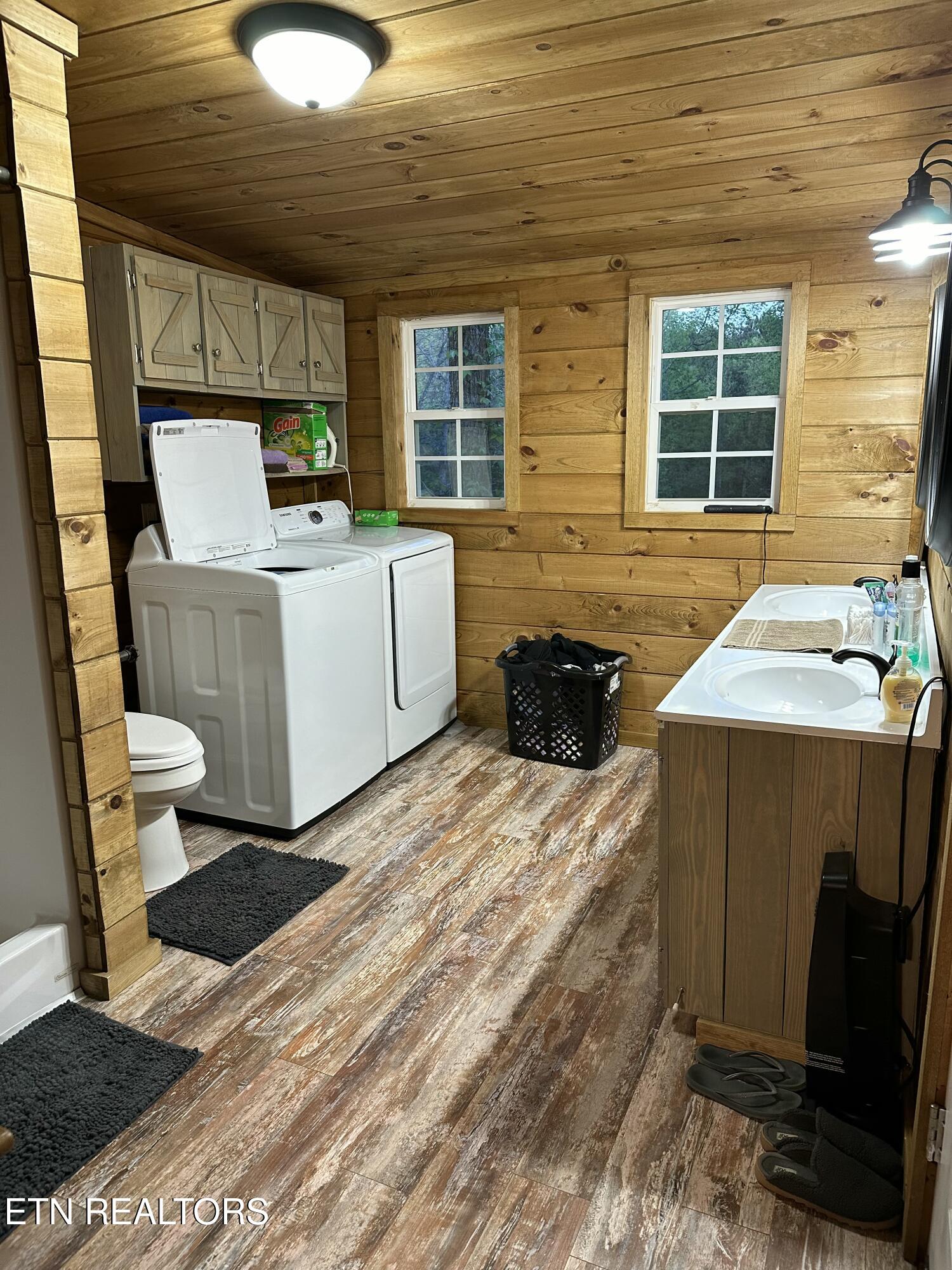 673 Reagan Valley Rd