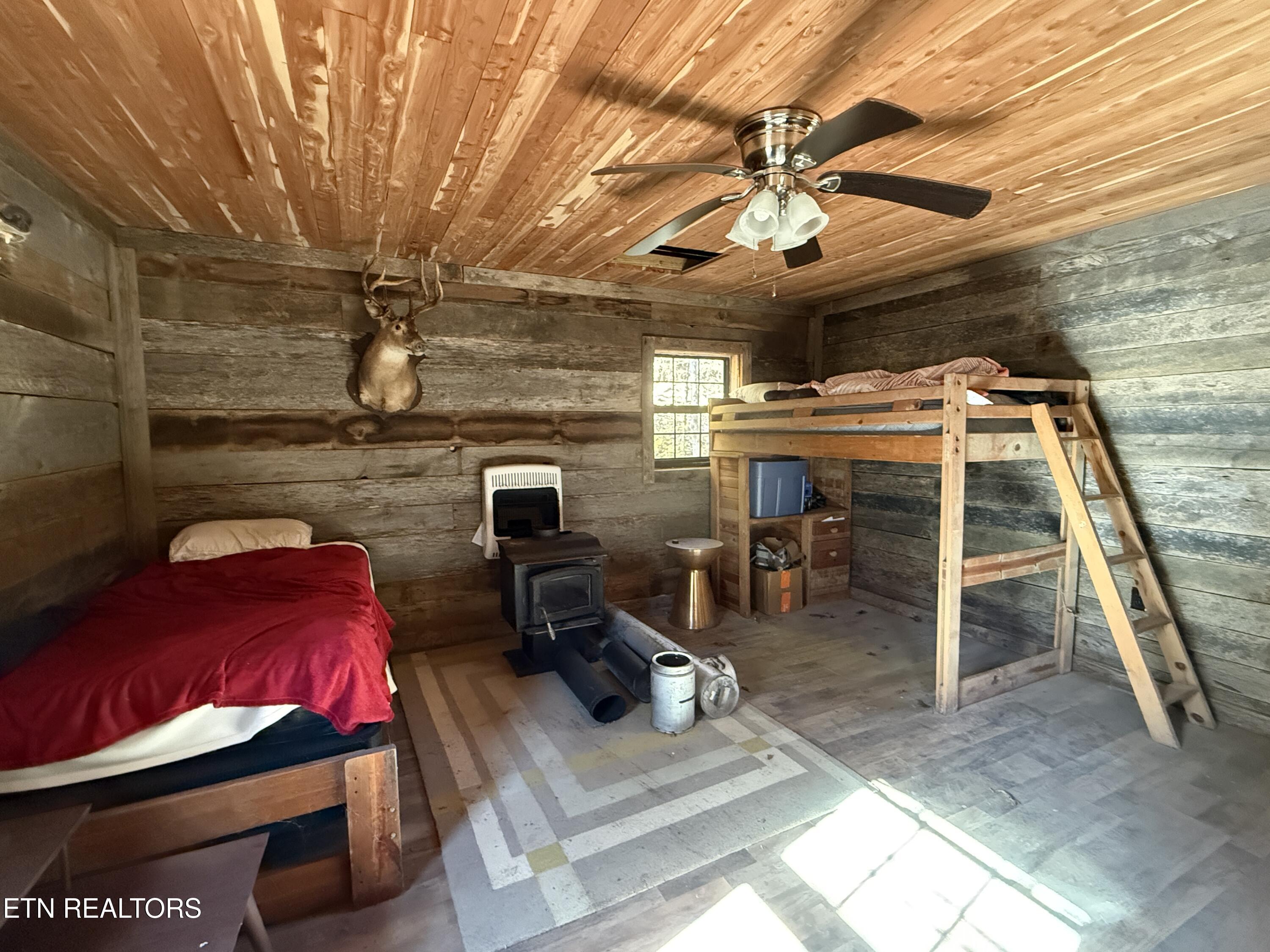 673 Reagan Valley Rd