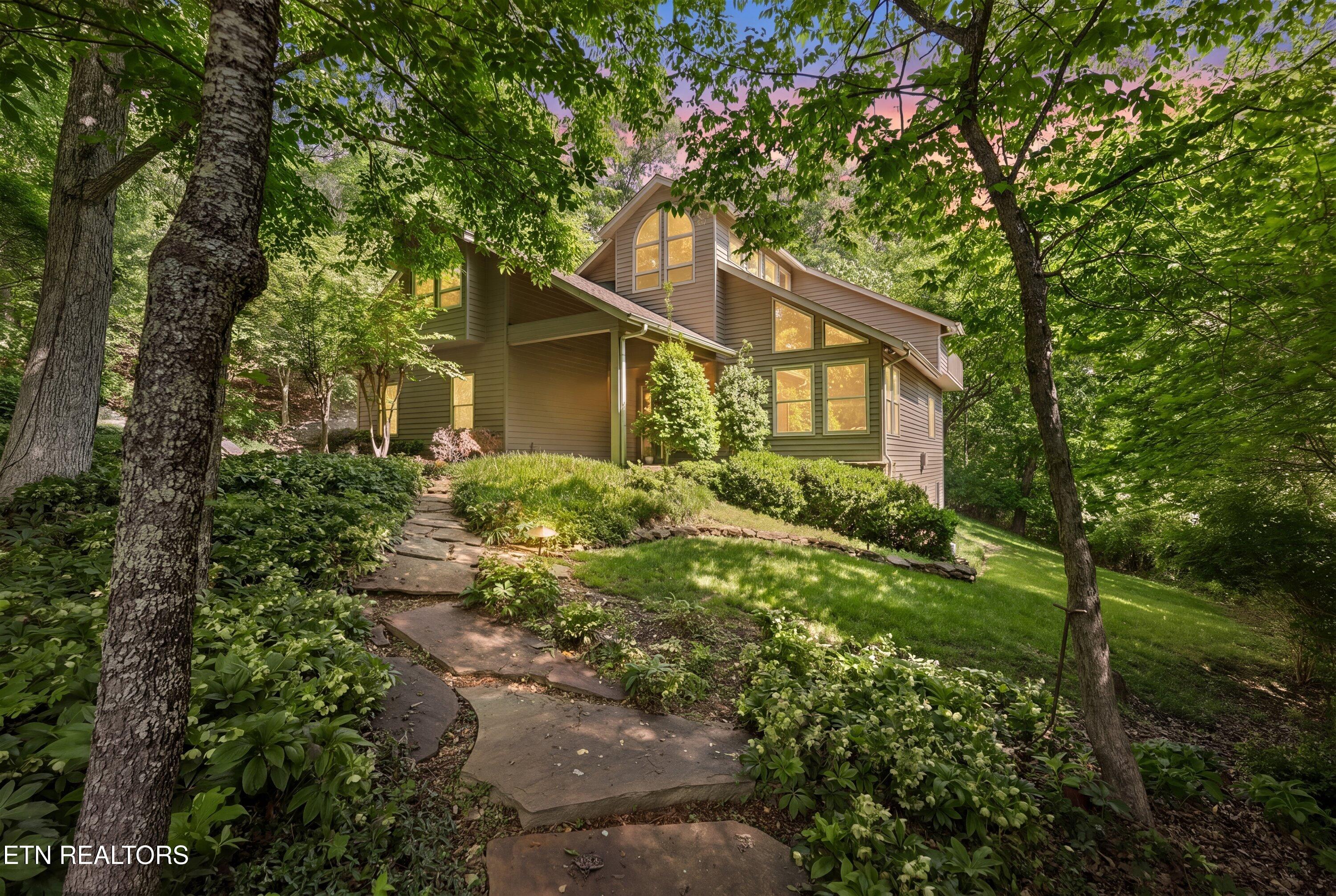 8940 Kelsey Lane