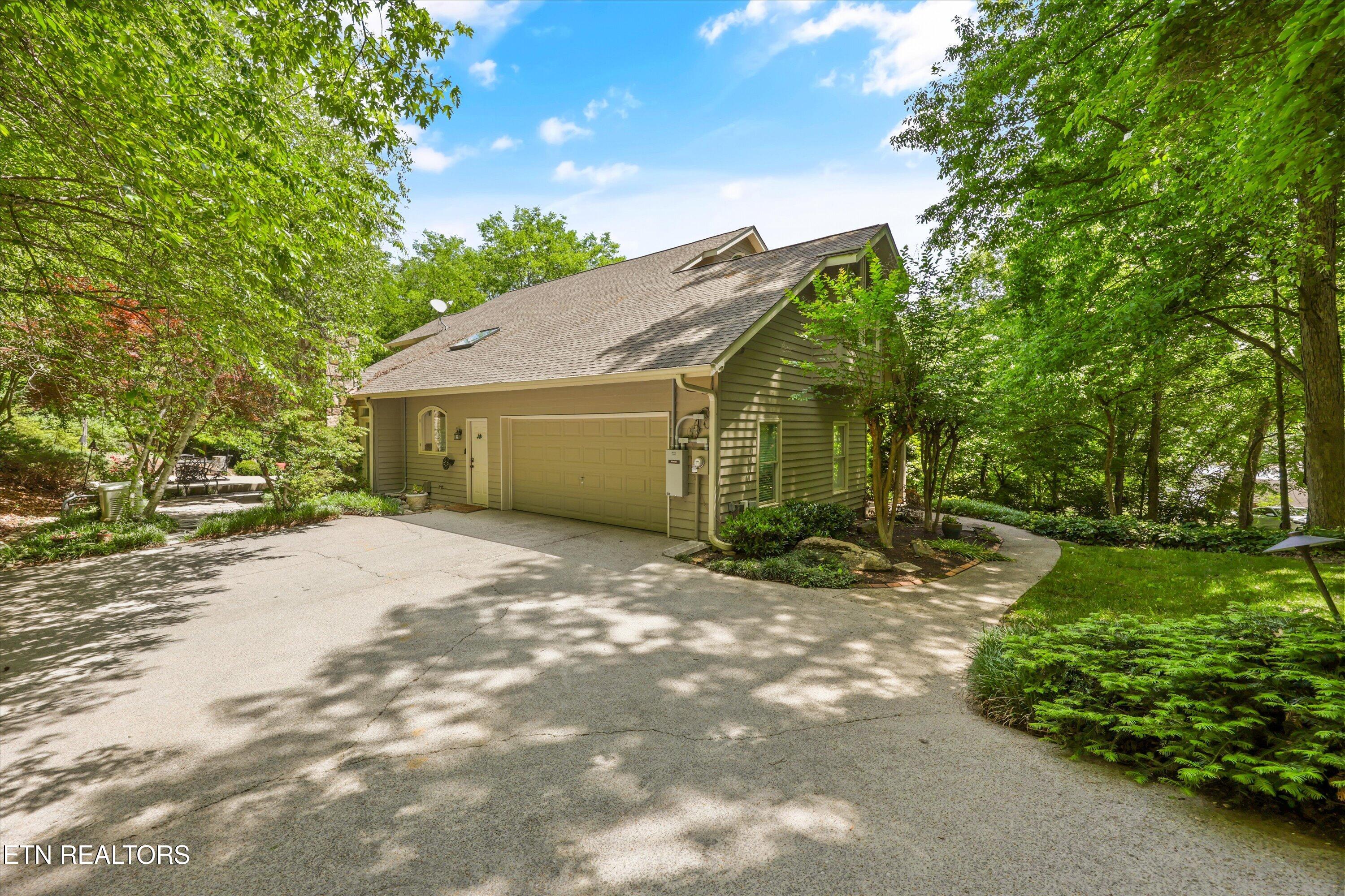 8940 Kelsey Lane