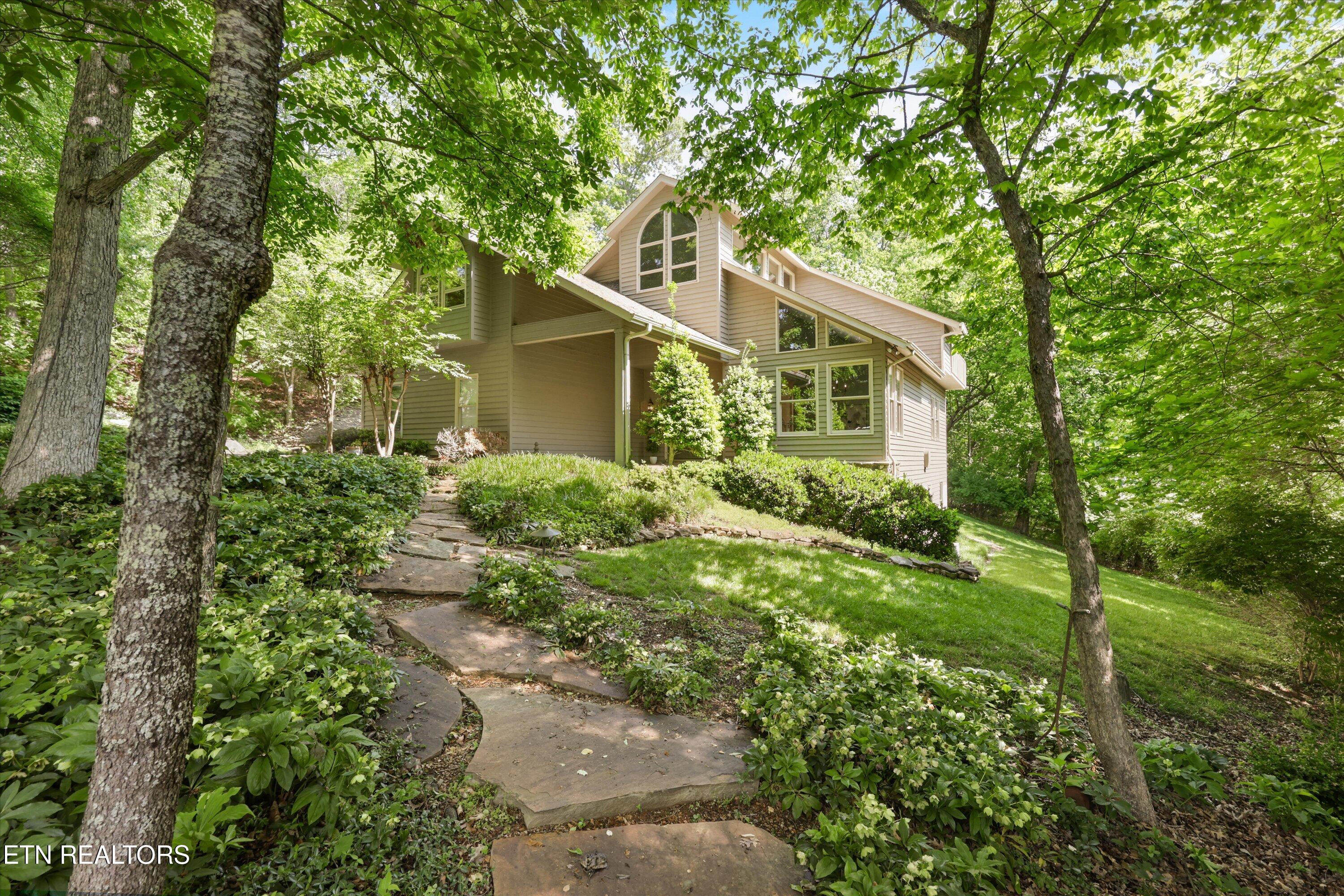 8940 Kelsey Lane