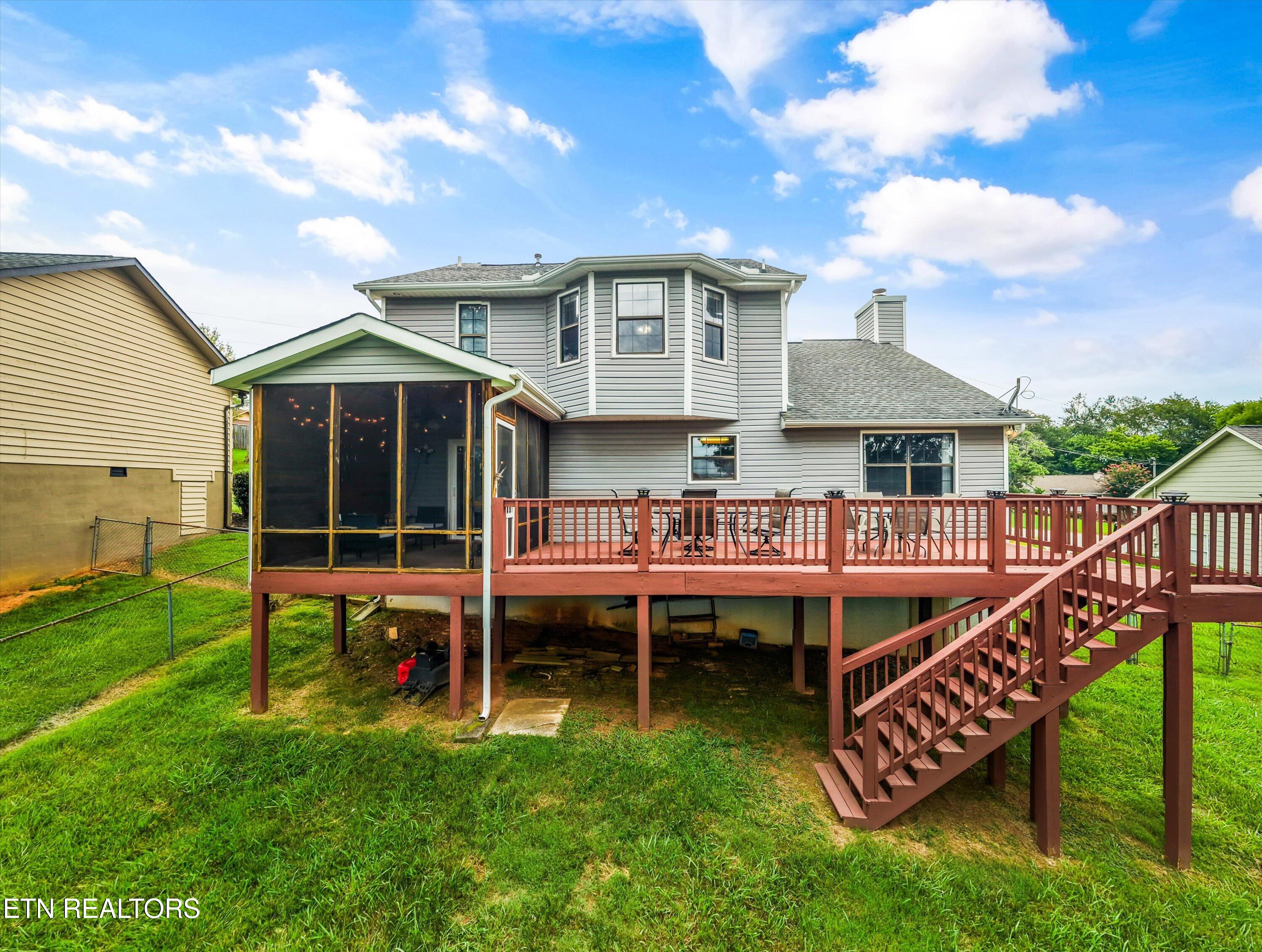 925 Tree Trunk Rd