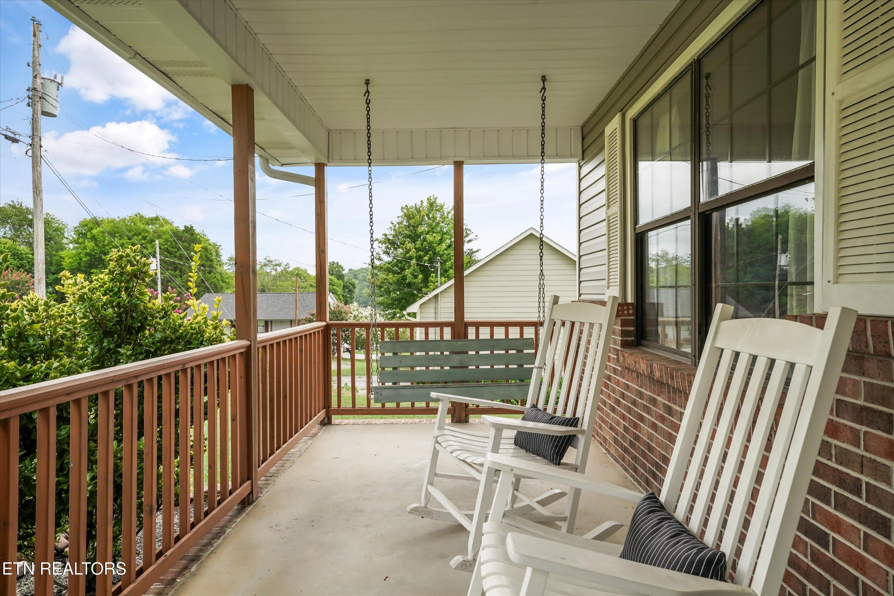 925 Tree Trunk Rd