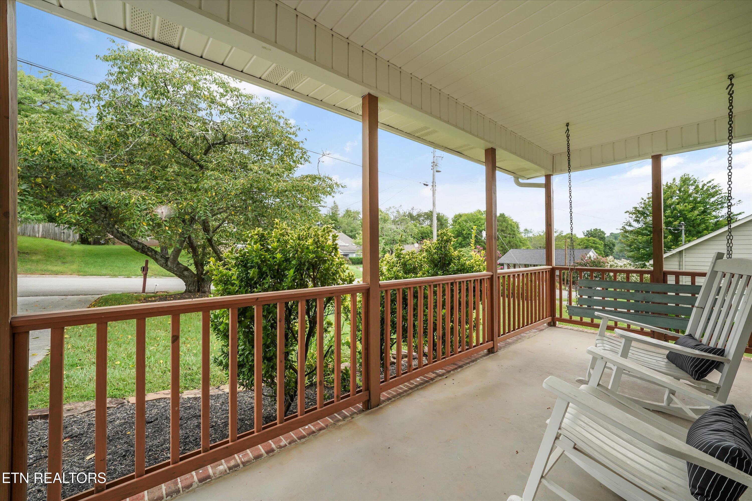 925 Tree Trunk Rd