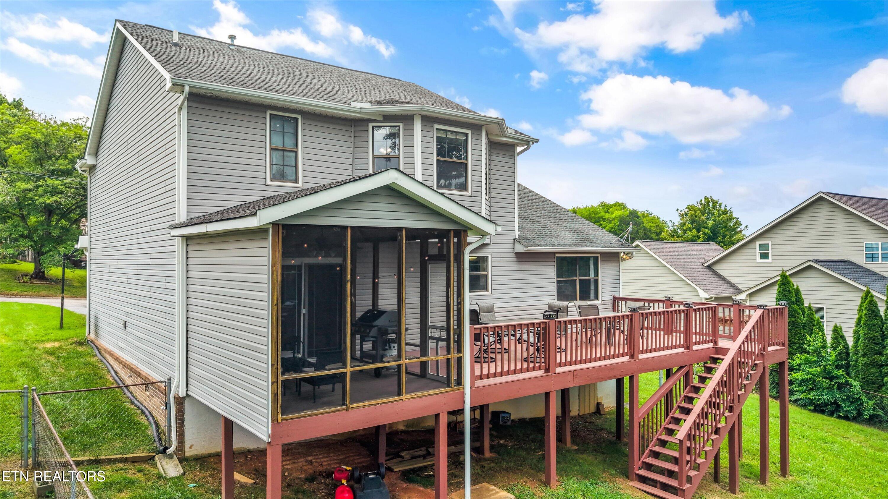 925 Tree Trunk Rd