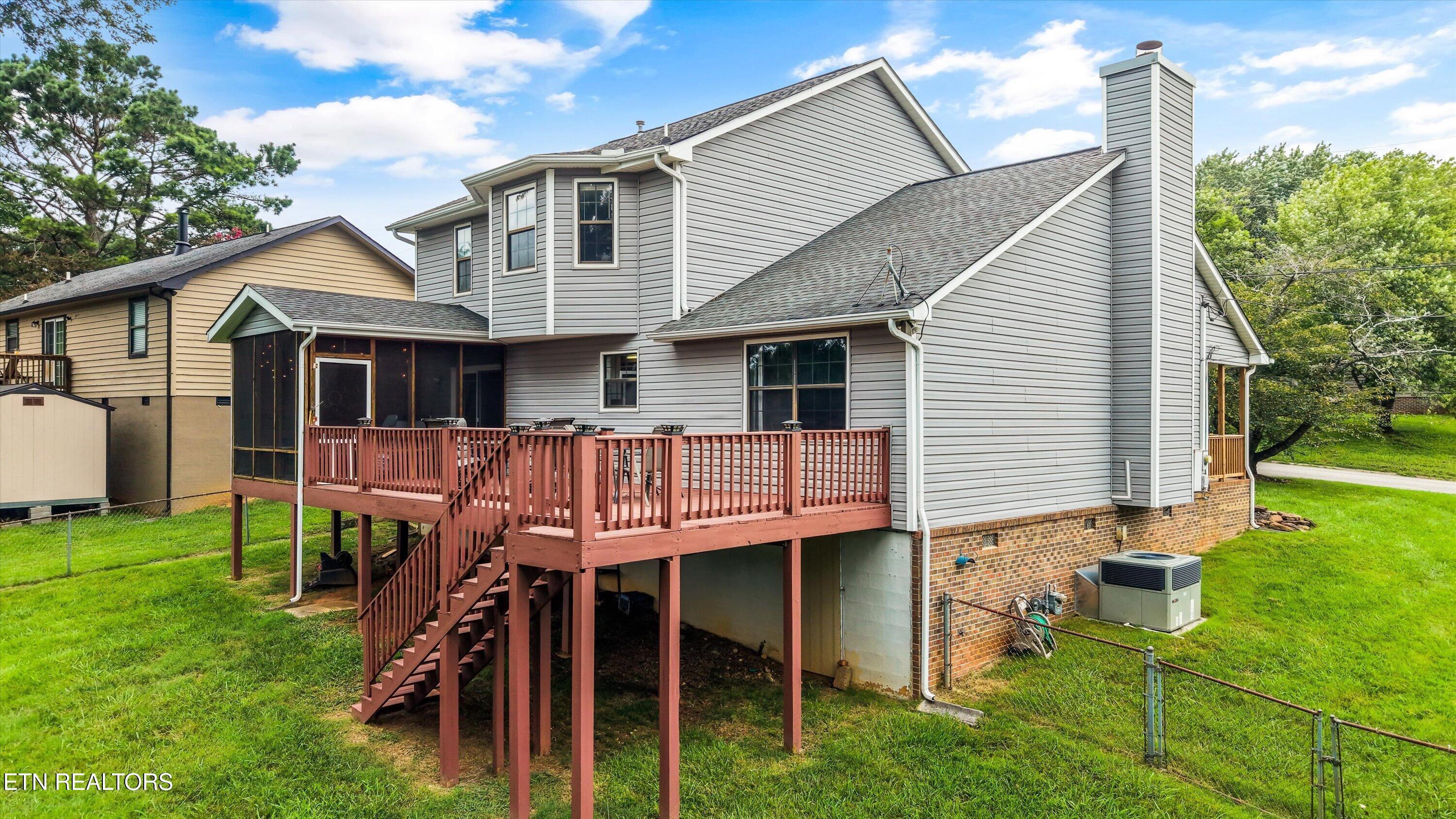 925 Tree Trunk Rd