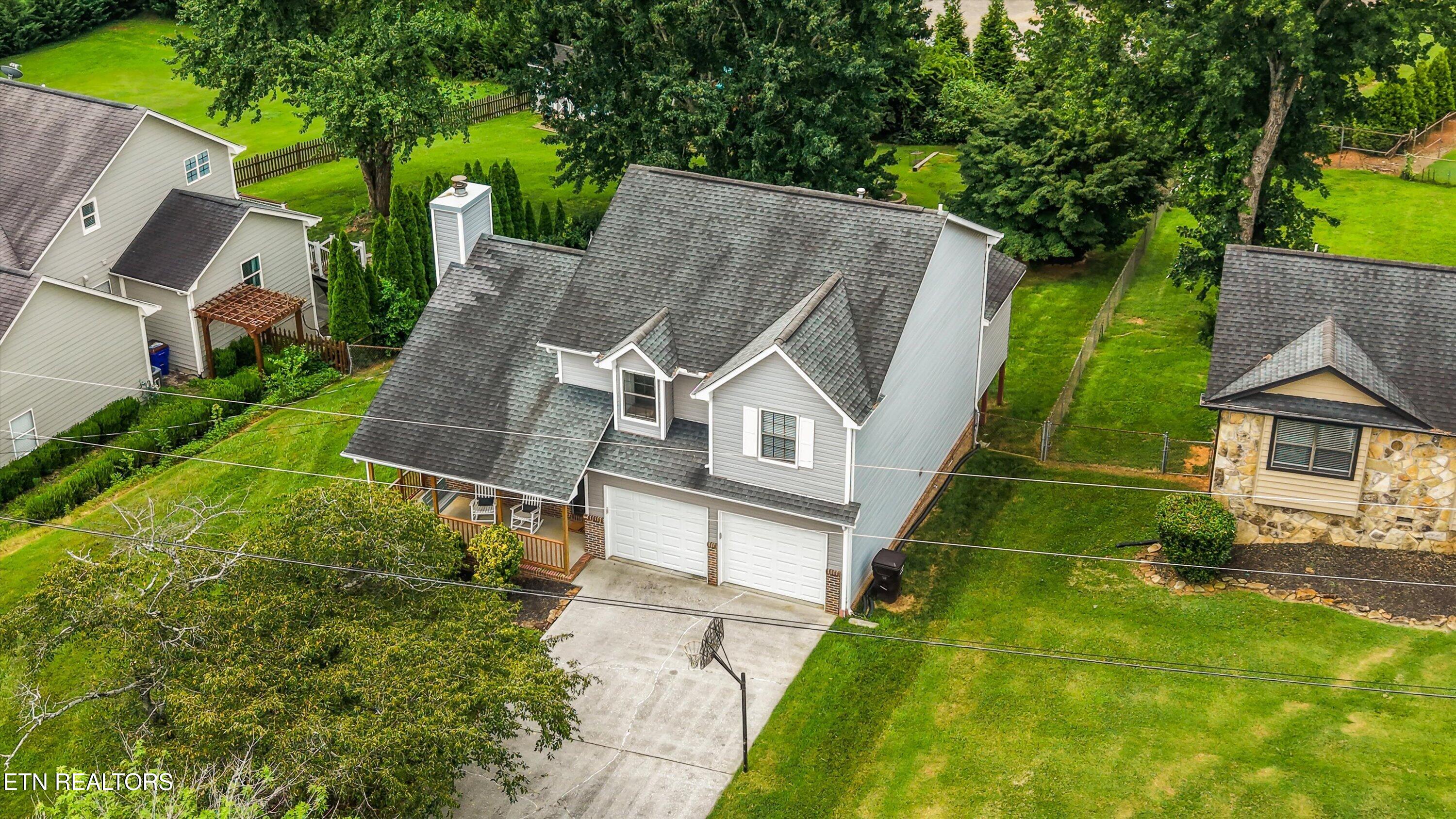 925 Tree Trunk Rd