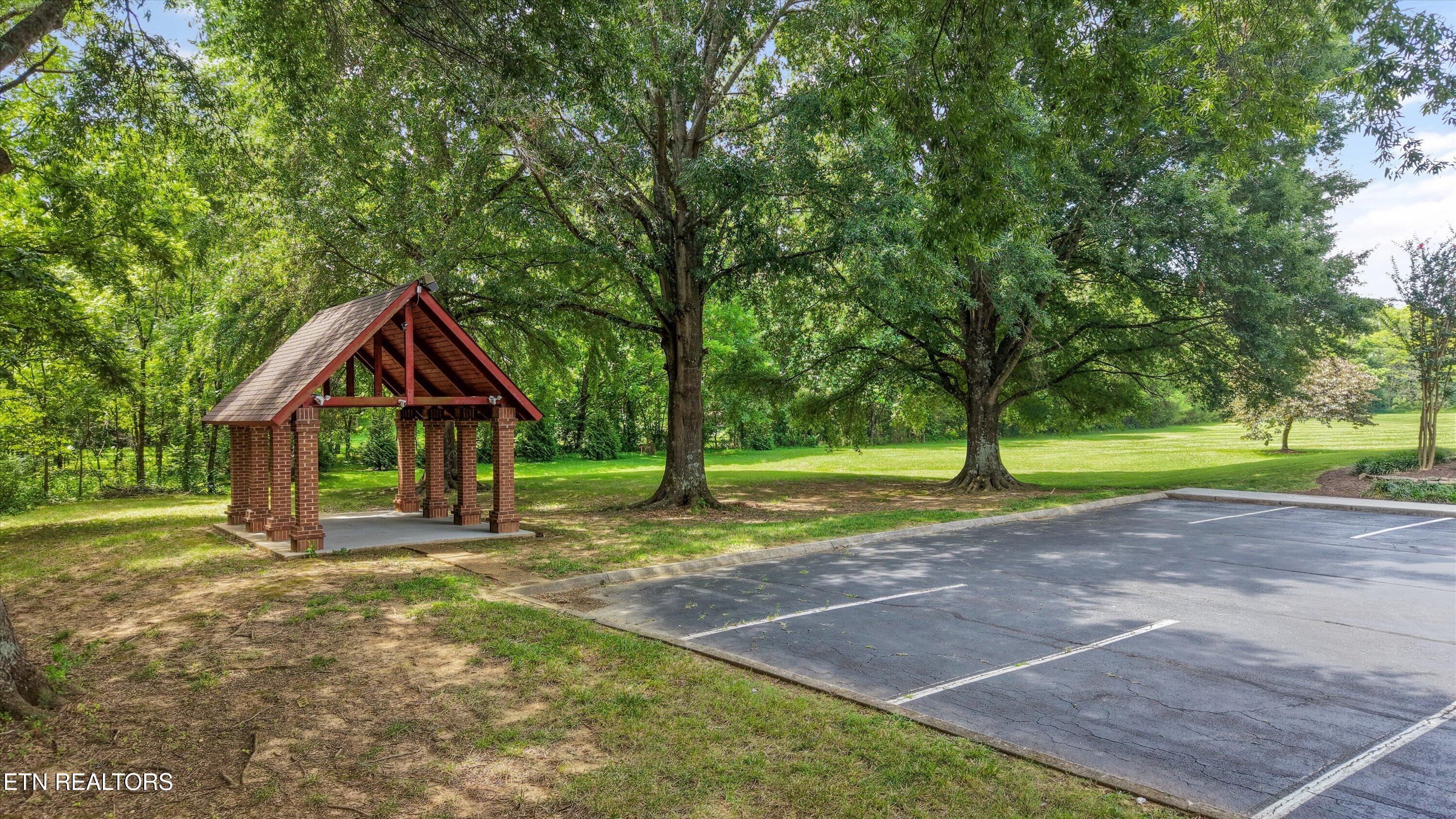 12600 Comblain Rd