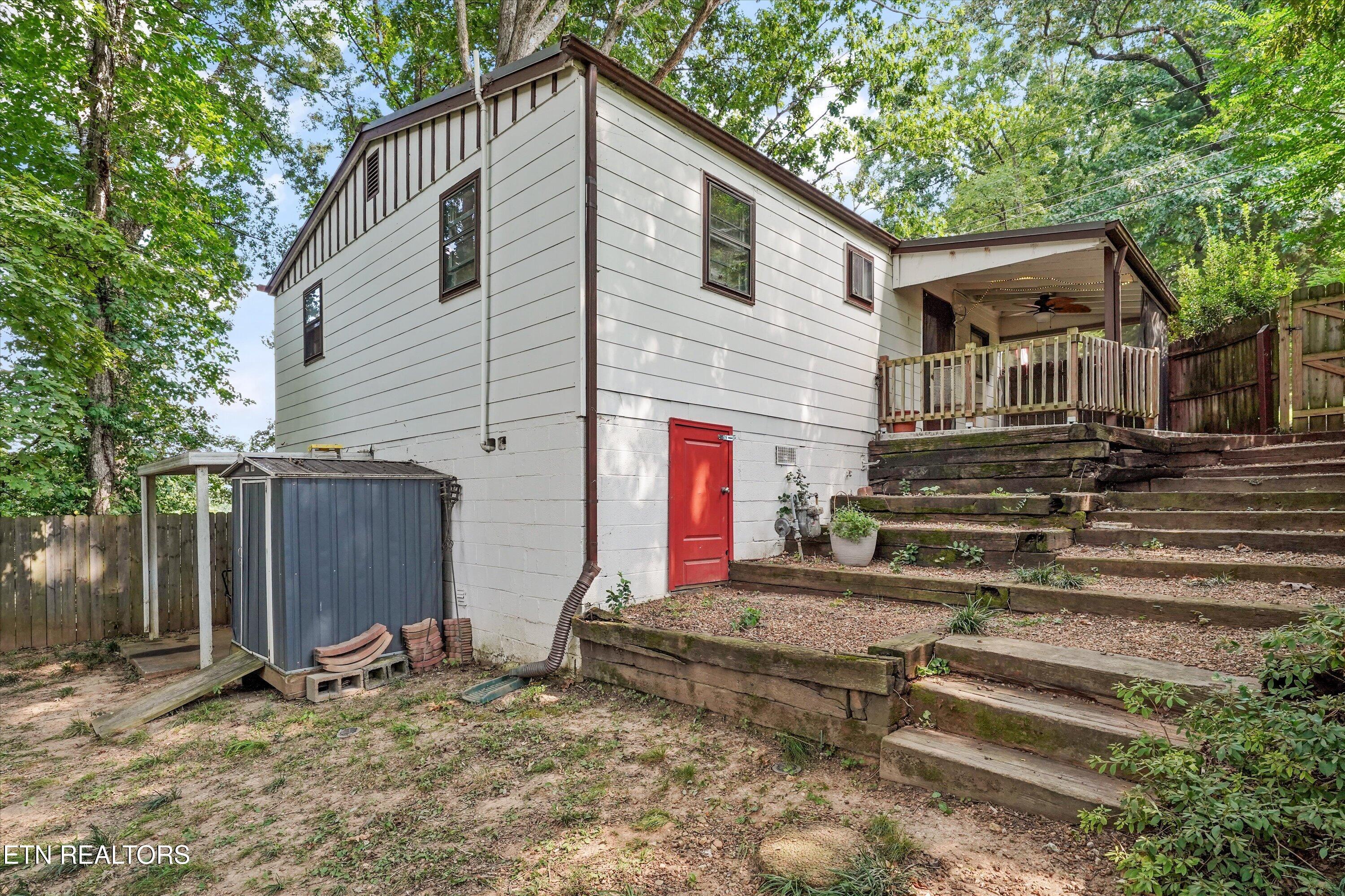 2207 Piedmont St