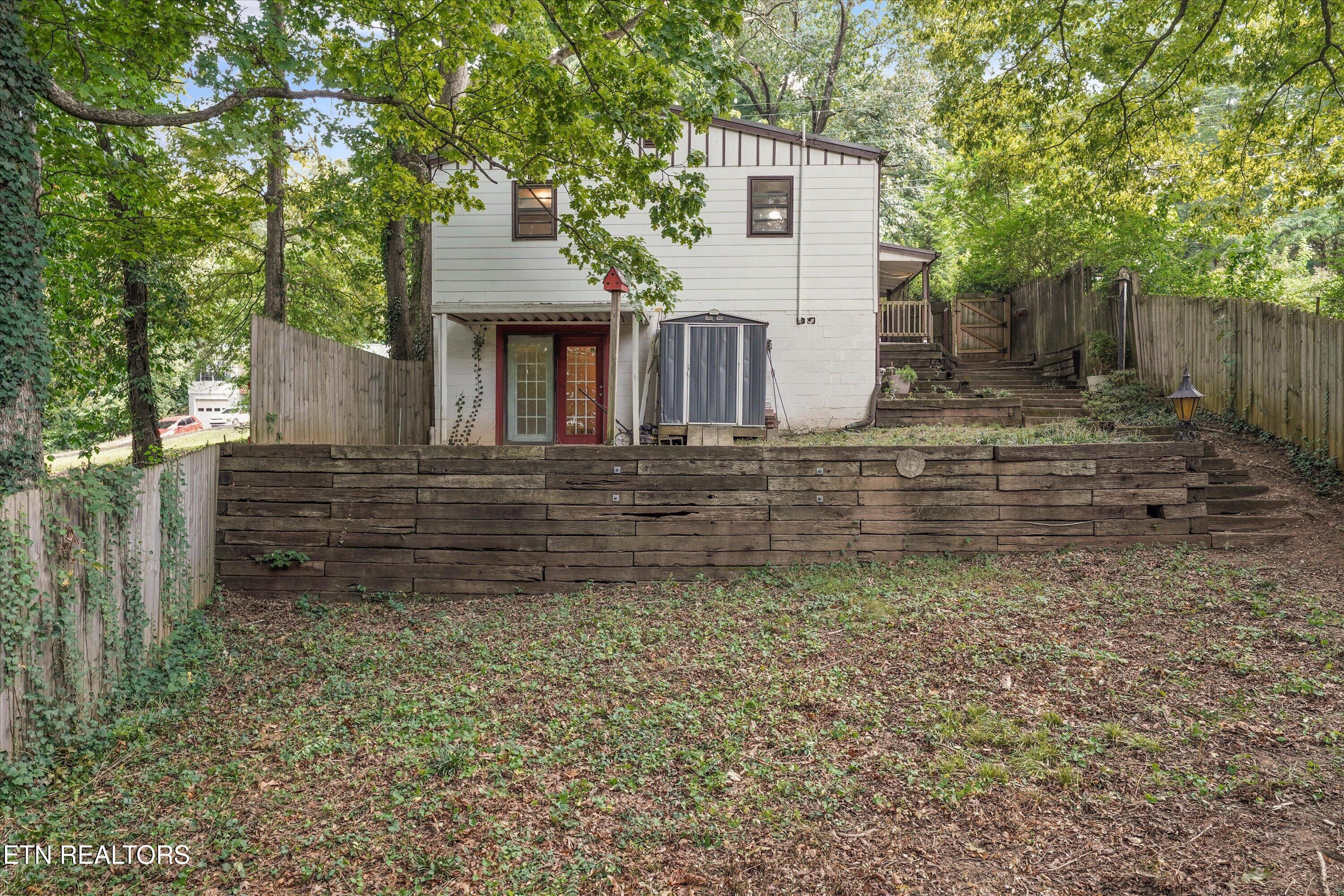 2207 Piedmont St