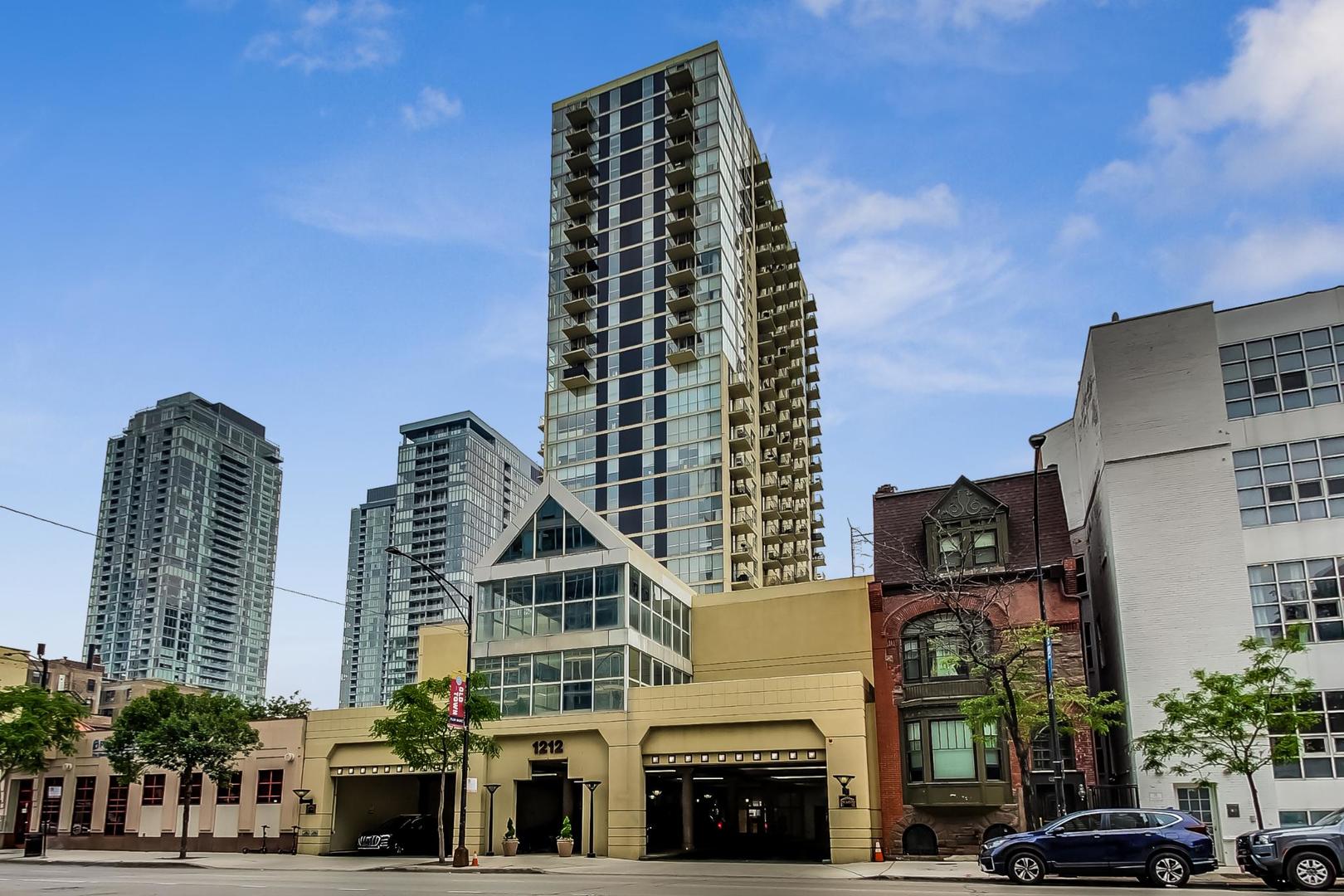 1212 N LASALLE Street Unit: 2505