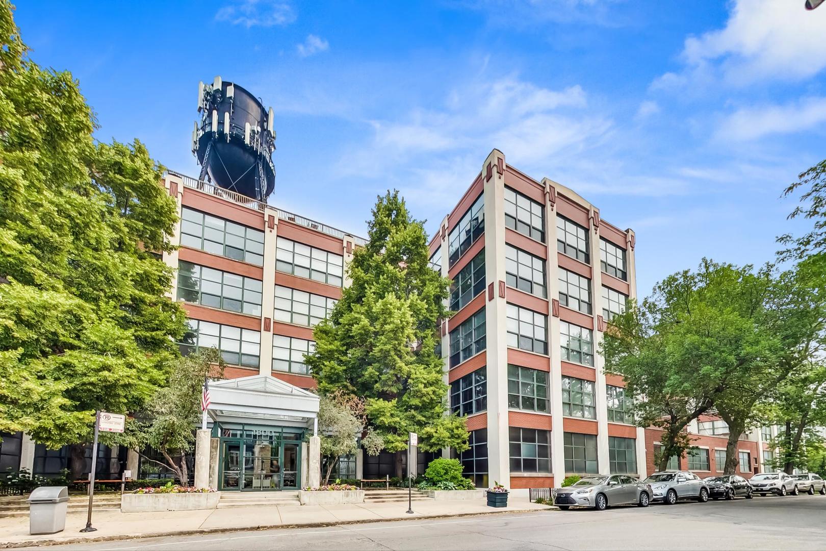 1800 W Roscoe Street Unit: 510
