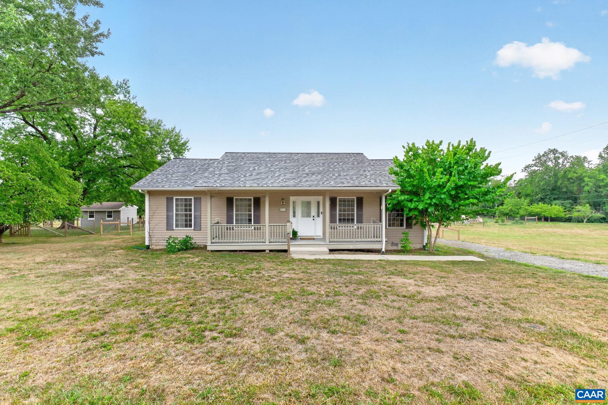 1720 DAYBREAK LN