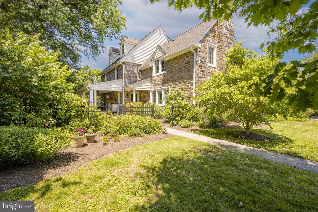 324 HOLMECREST ROAD