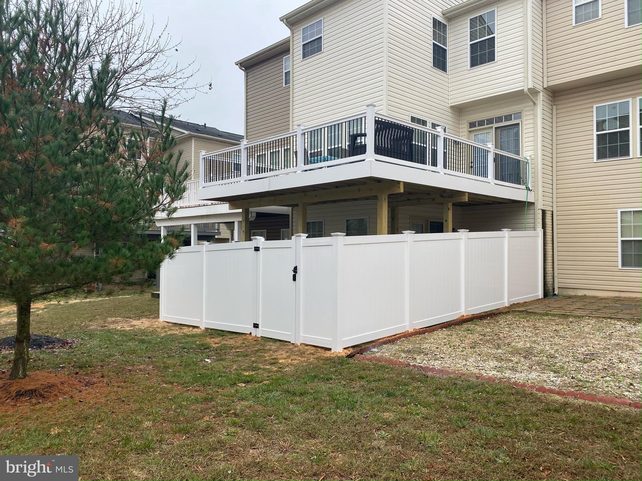 7171 HUMMINGBIRD DRIVE