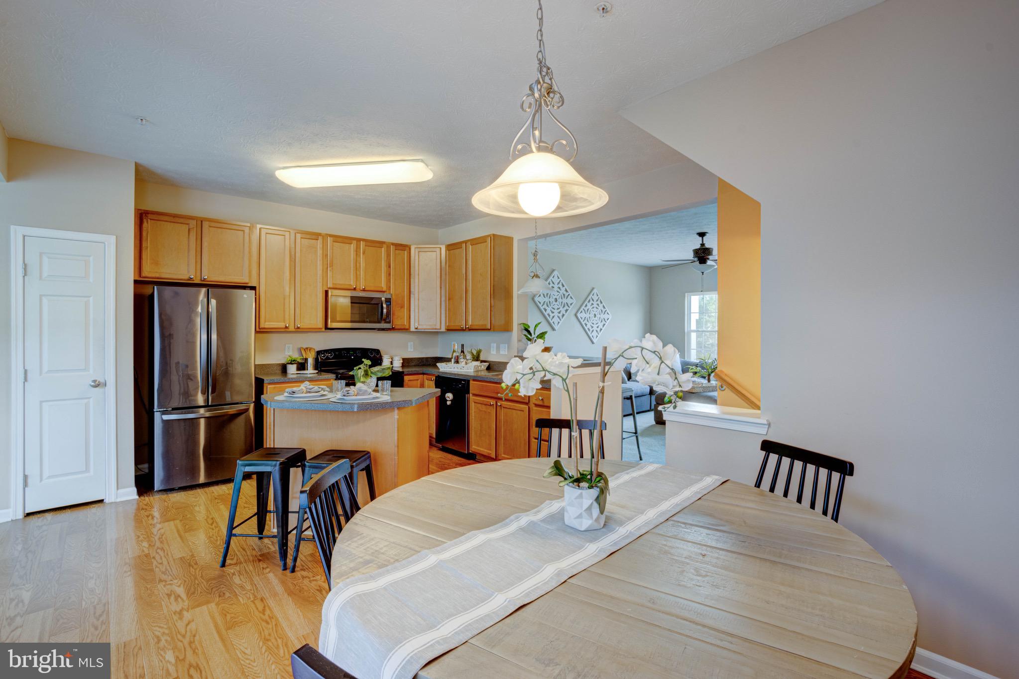 7171 HUMMINGBIRD DRIVE