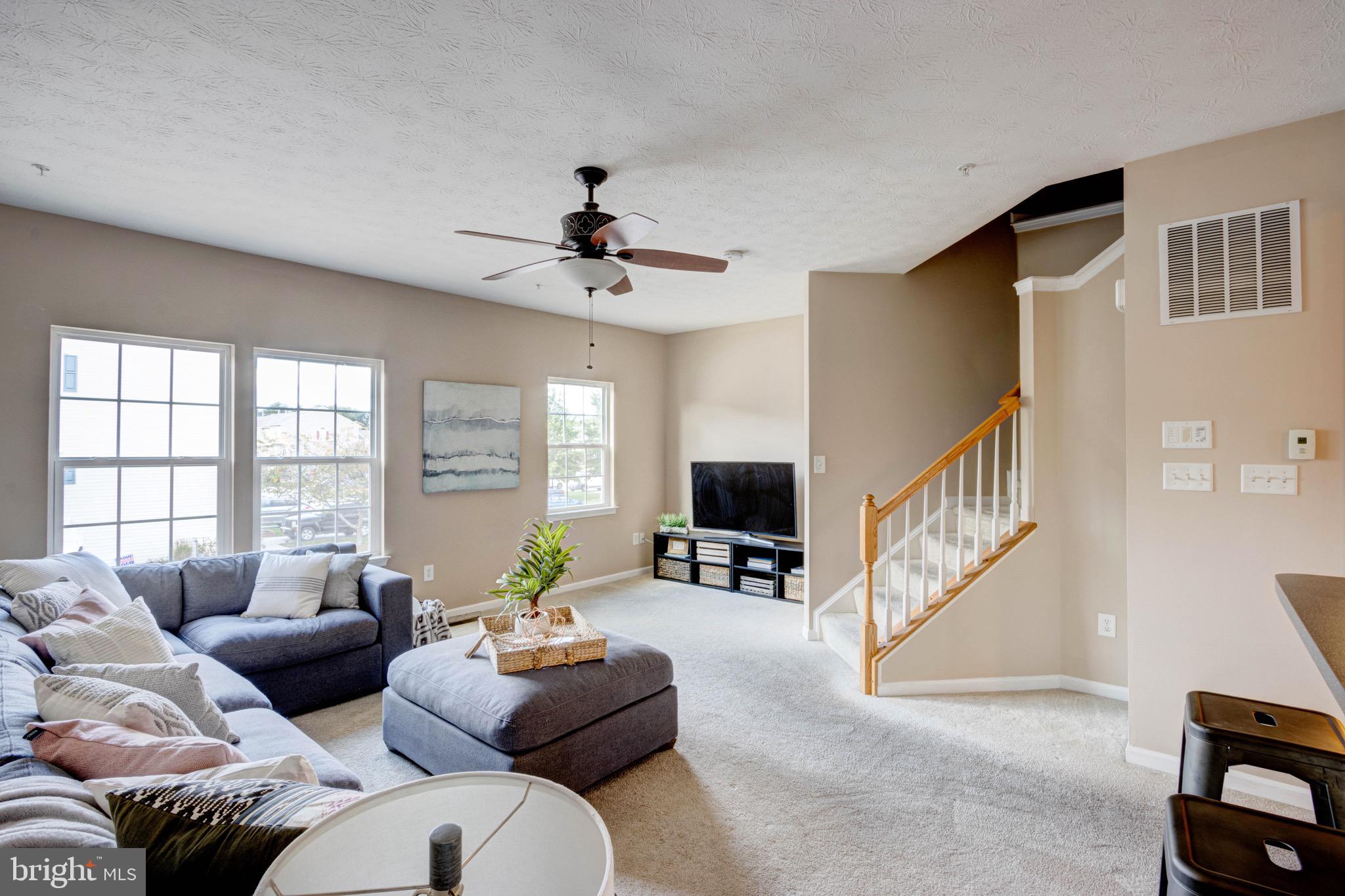 7171 HUMMINGBIRD DRIVE