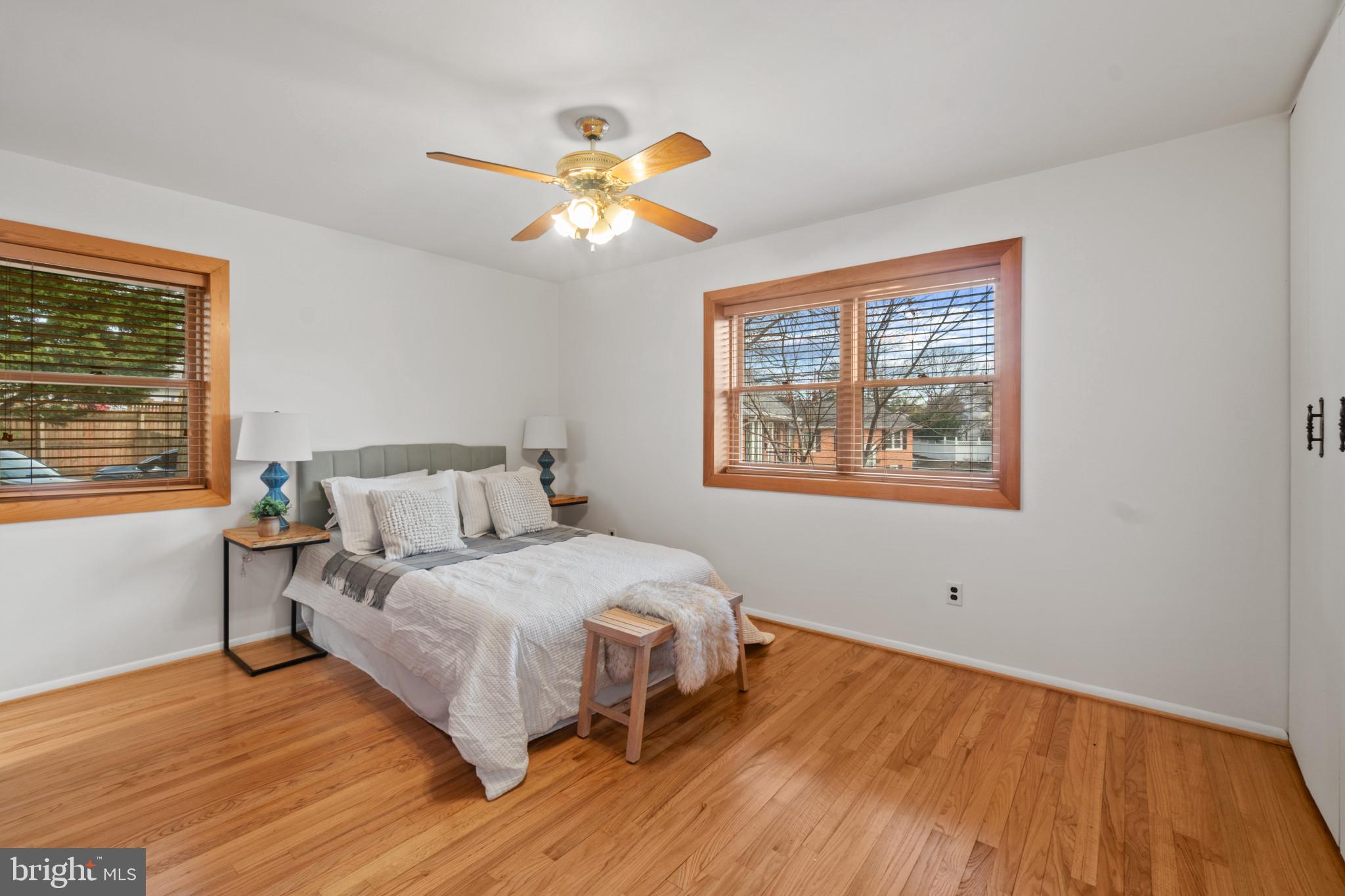 4 CENTERHILL COURT
